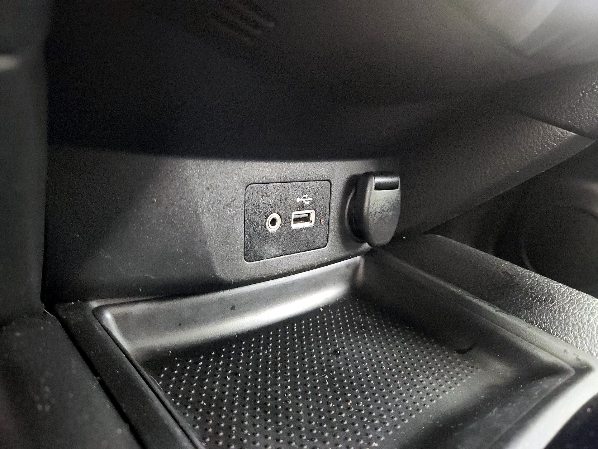 Thumbnail: 2018 Nissan Rogue - 16