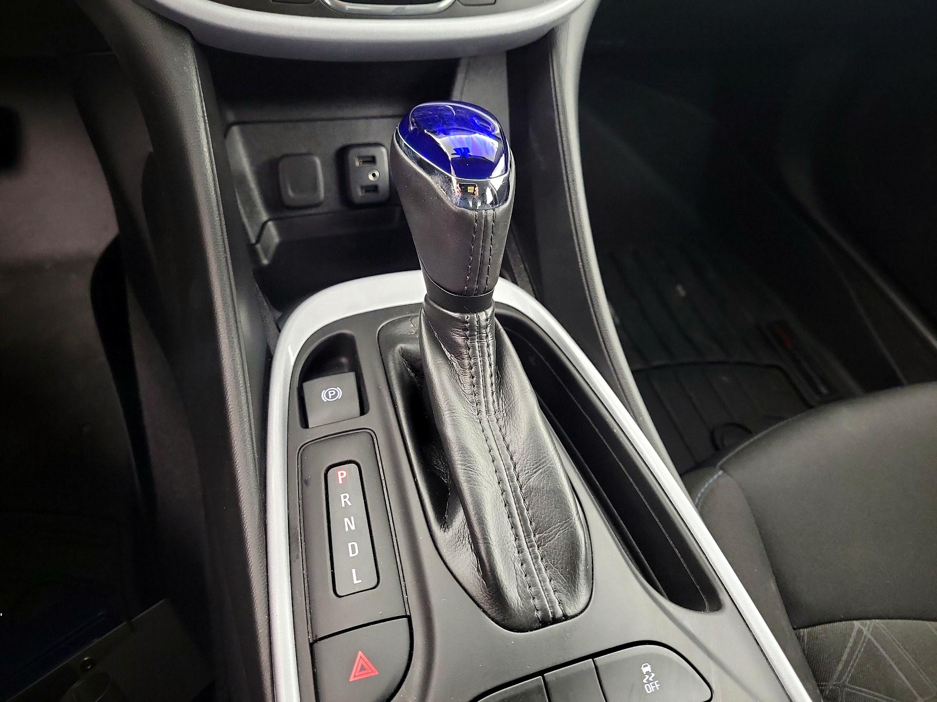 Thumbnail: 2017 Chevrolet Volt - 14