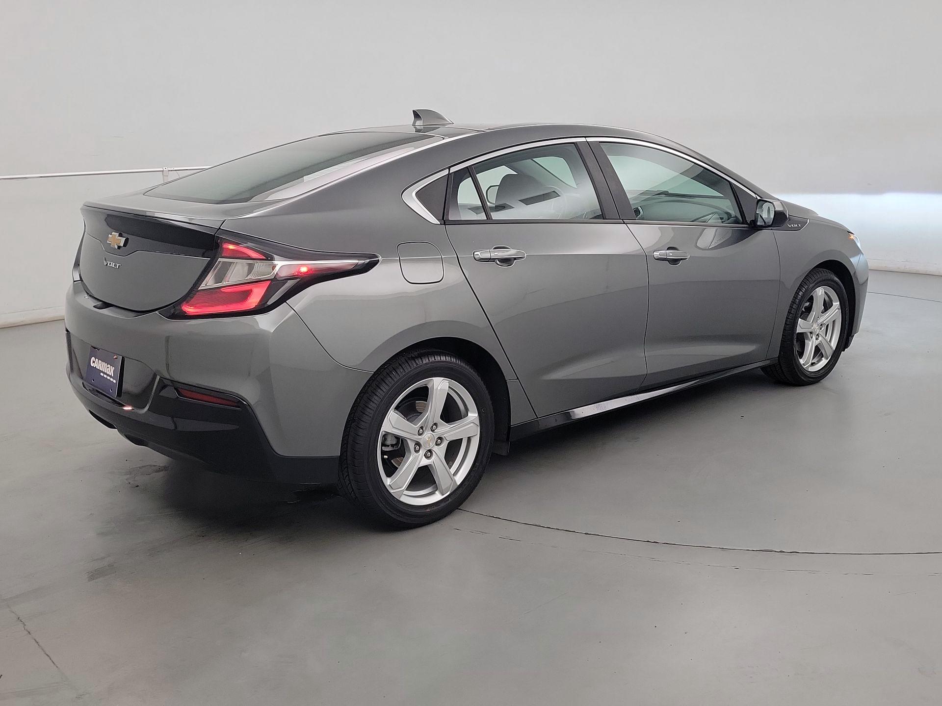 Thumbnail: 2017 Chevrolet Volt - 5