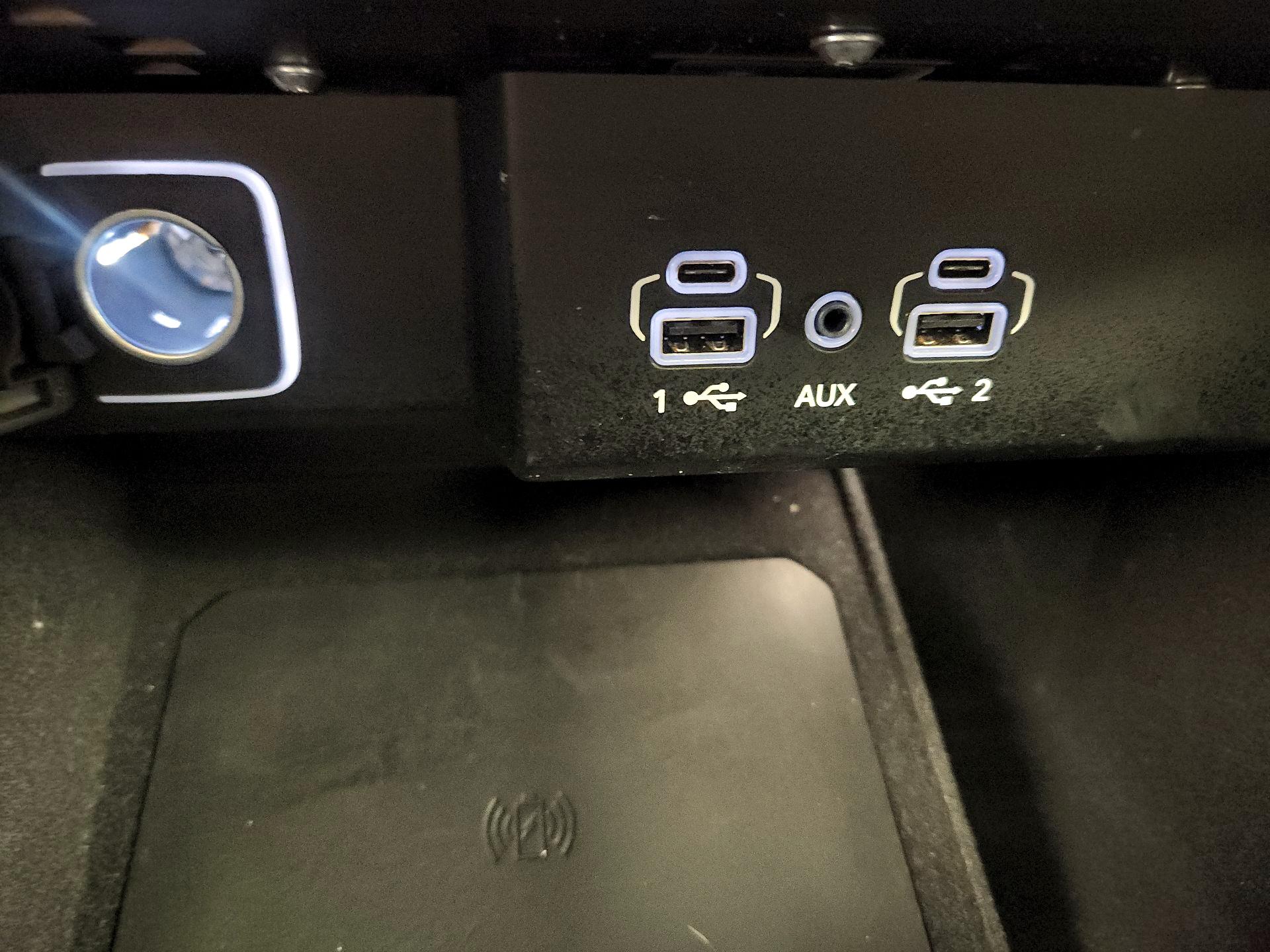 Thumbnail: 2022 Jeep Wagoneer - 17