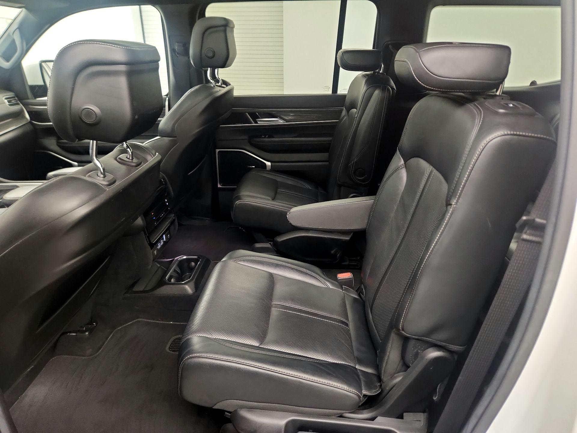 Thumbnail: 2022 Jeep Wagoneer - 19