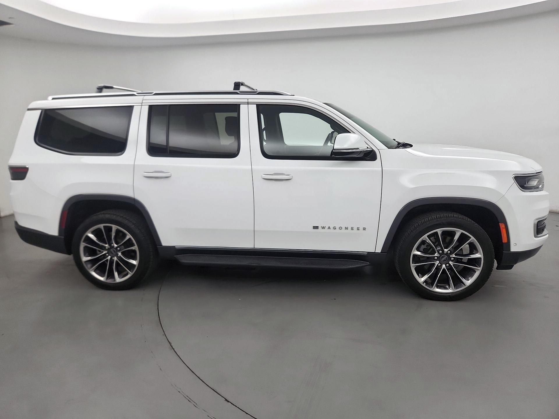 Thumbnail: 2022 Jeep Wagoneer - 4