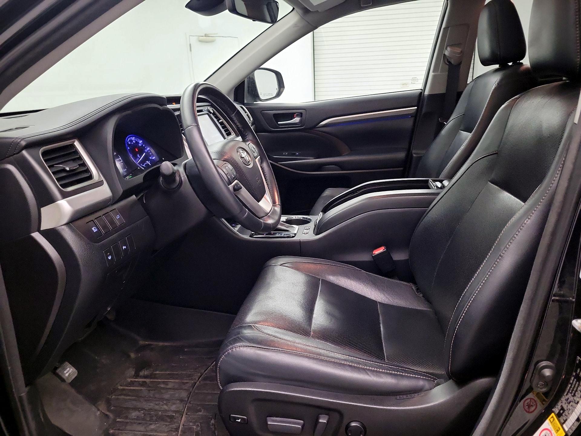 Thumbnail: 2018 Toyota Highlander - 11