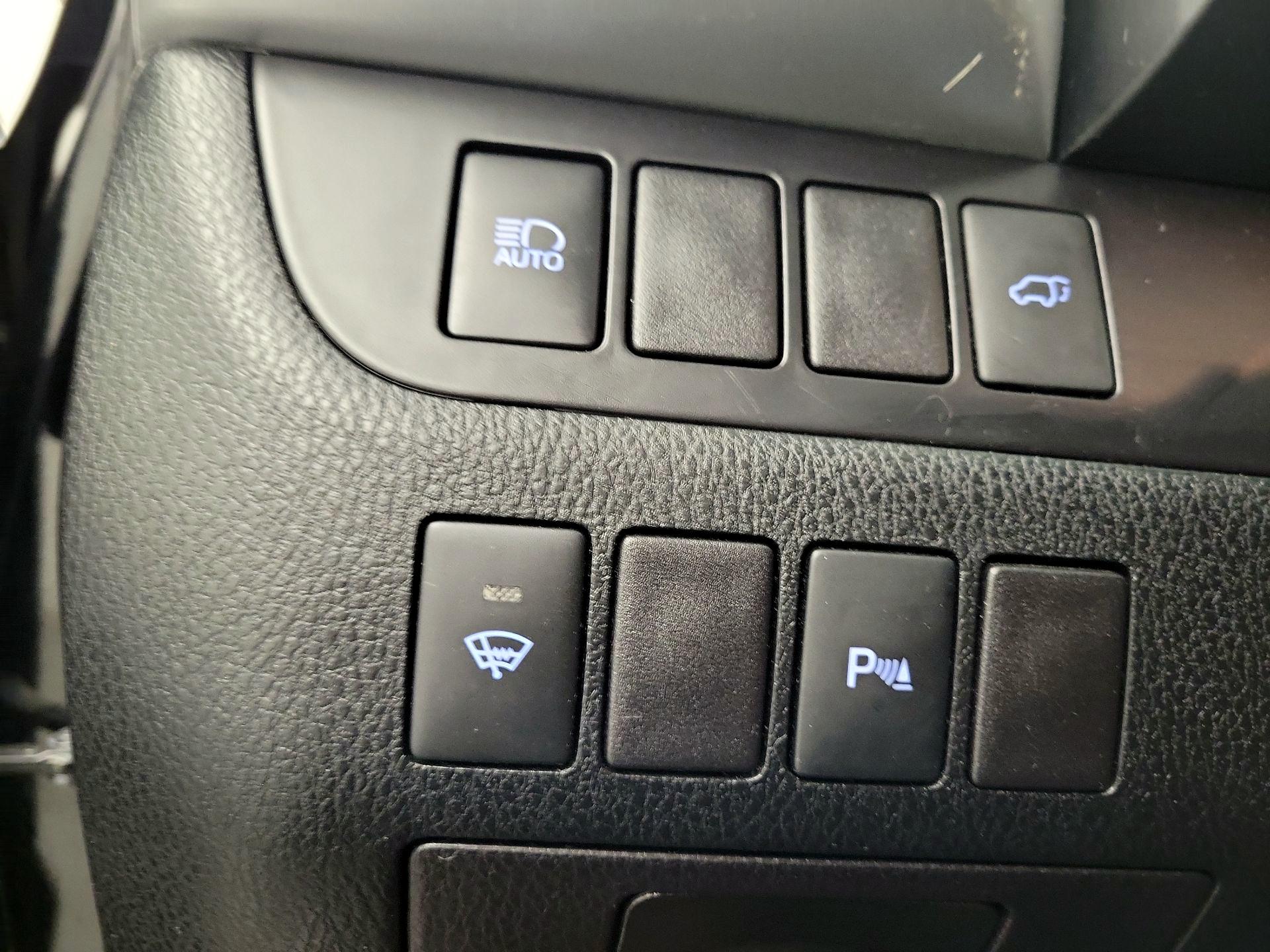 Thumbnail: 2018 Toyota Highlander - 13