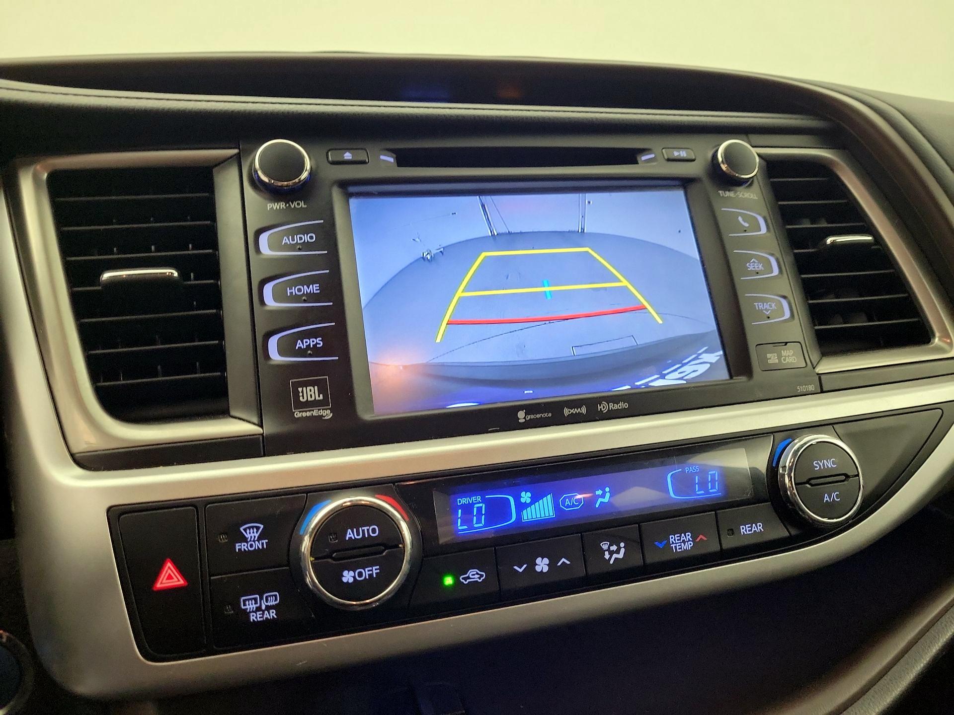 Thumbnail: 2018 Toyota Highlander - 14