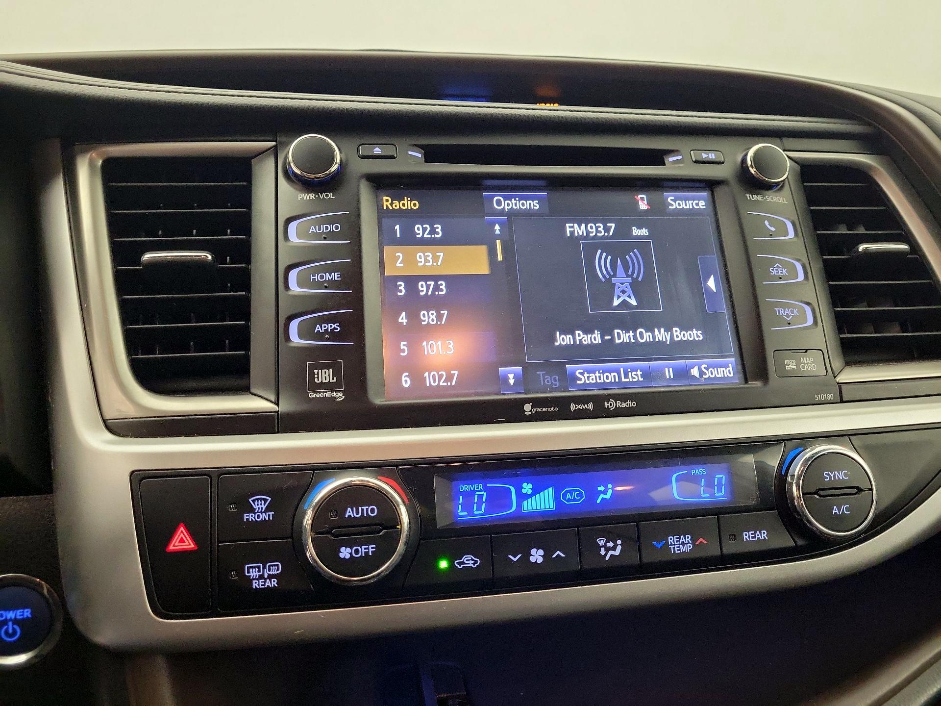 Thumbnail: 2018 Toyota Highlander - 16