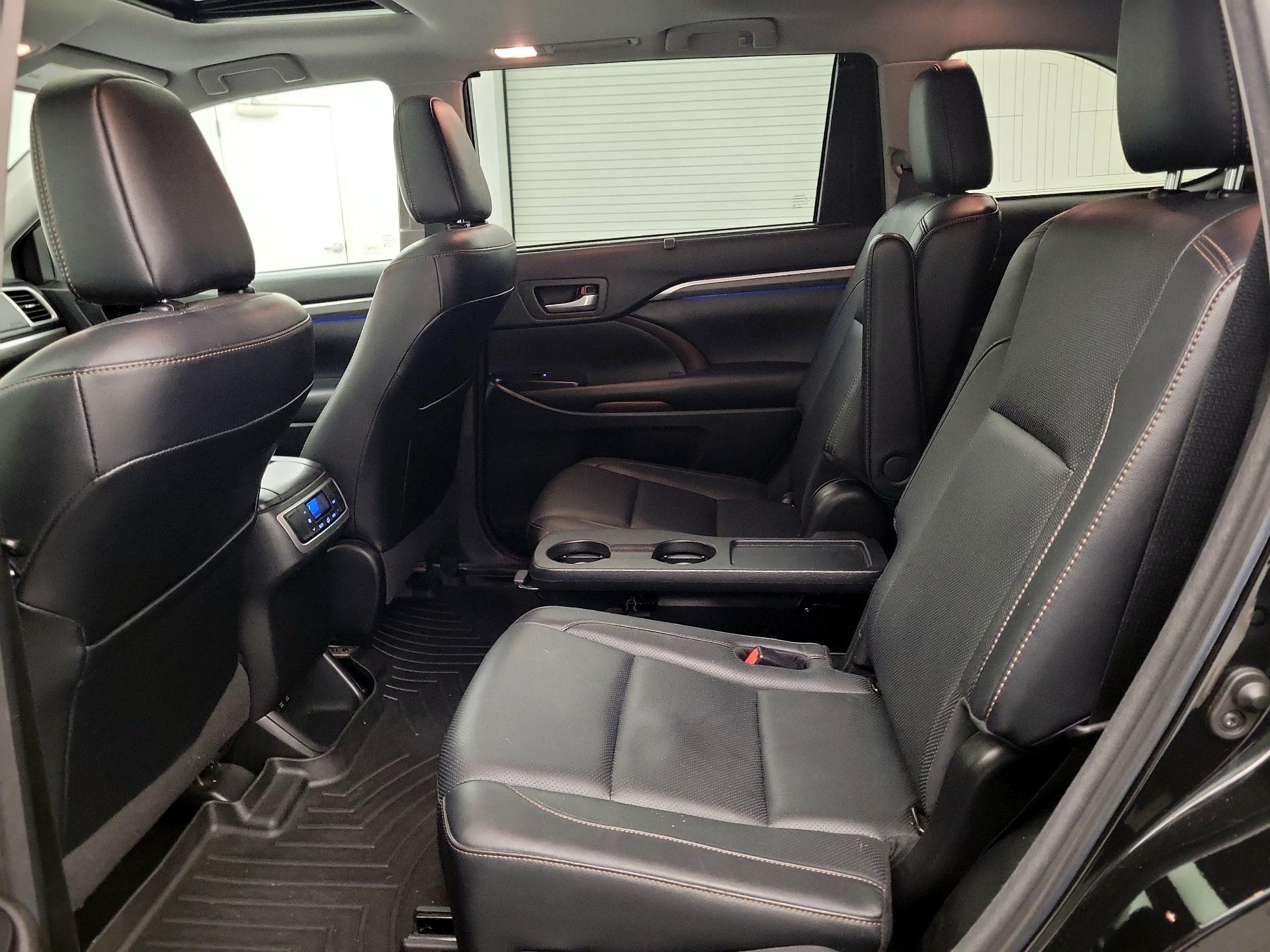 Thumbnail: 2018 Toyota Highlander - 20