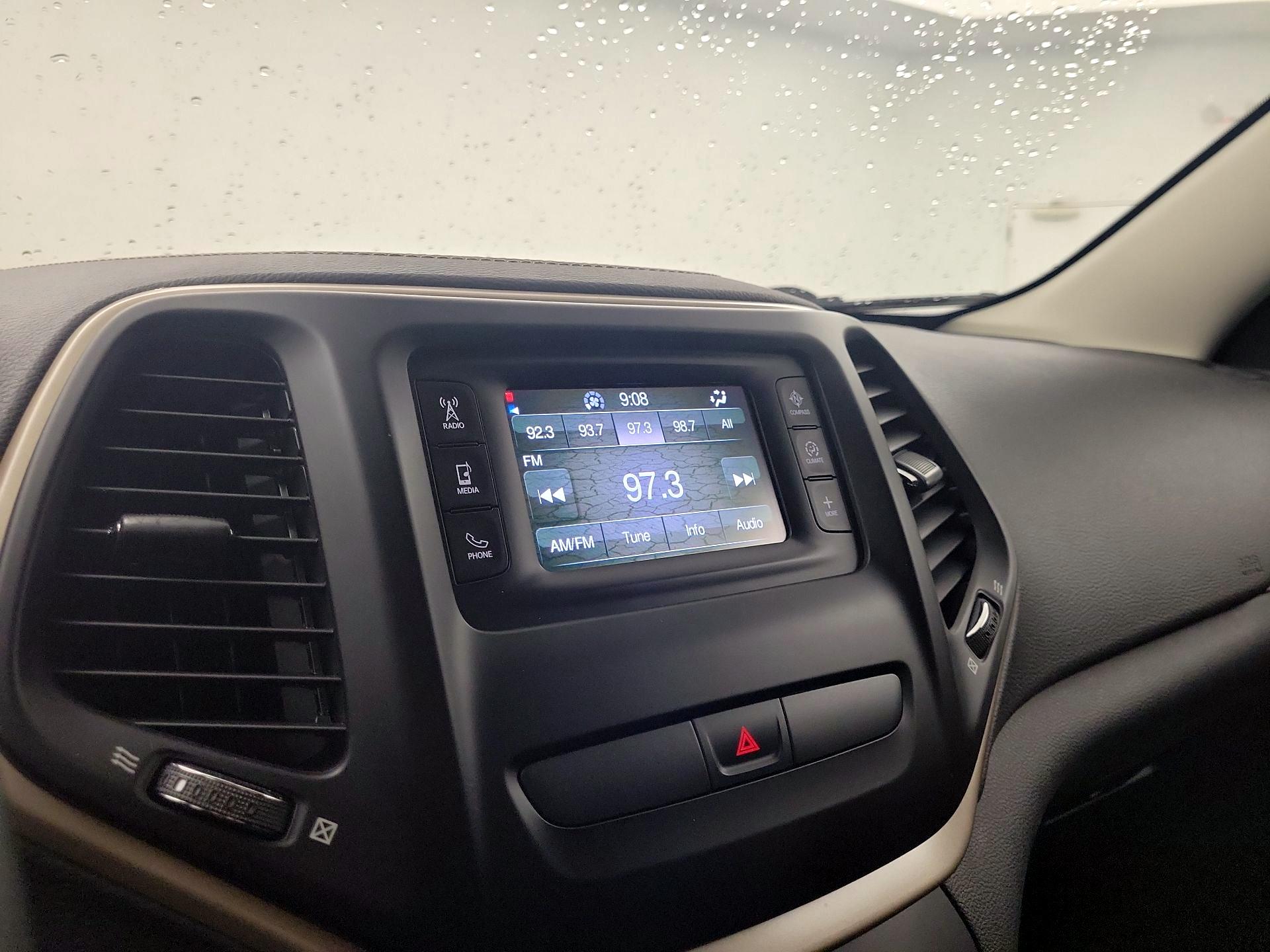 Thumbnail: 2015 Jeep Cherokee - 13