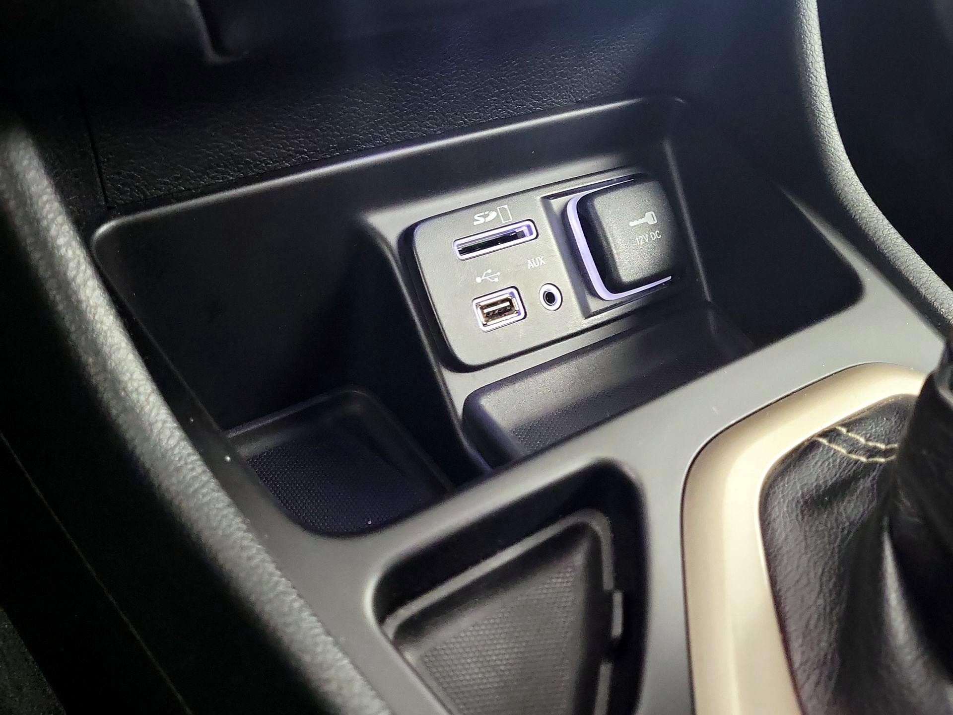 Thumbnail: 2015 Jeep Cherokee - 16