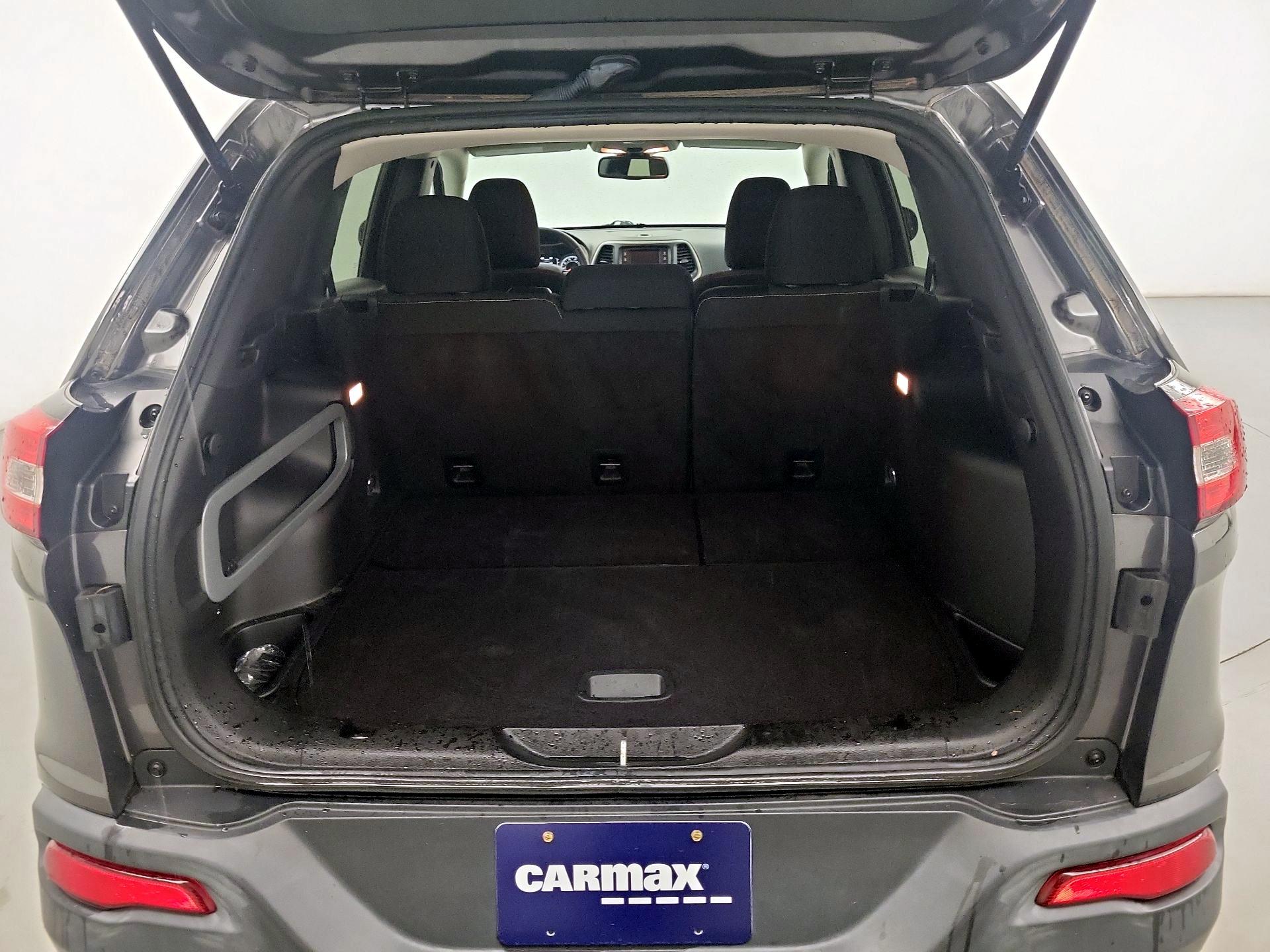 Thumbnail: 2015 Jeep Cherokee - 18