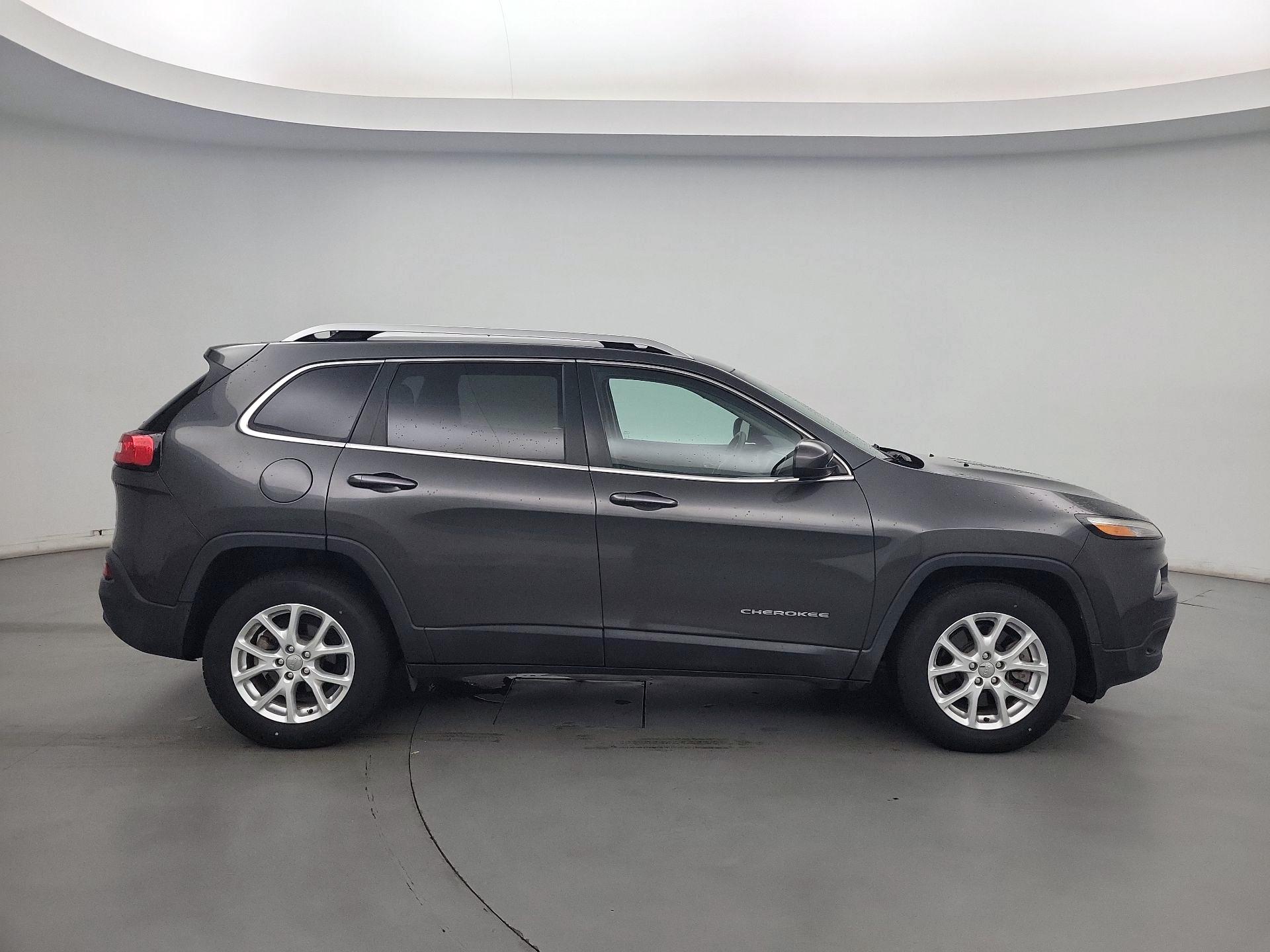 Thumbnail: 2015 Jeep Cherokee - 4