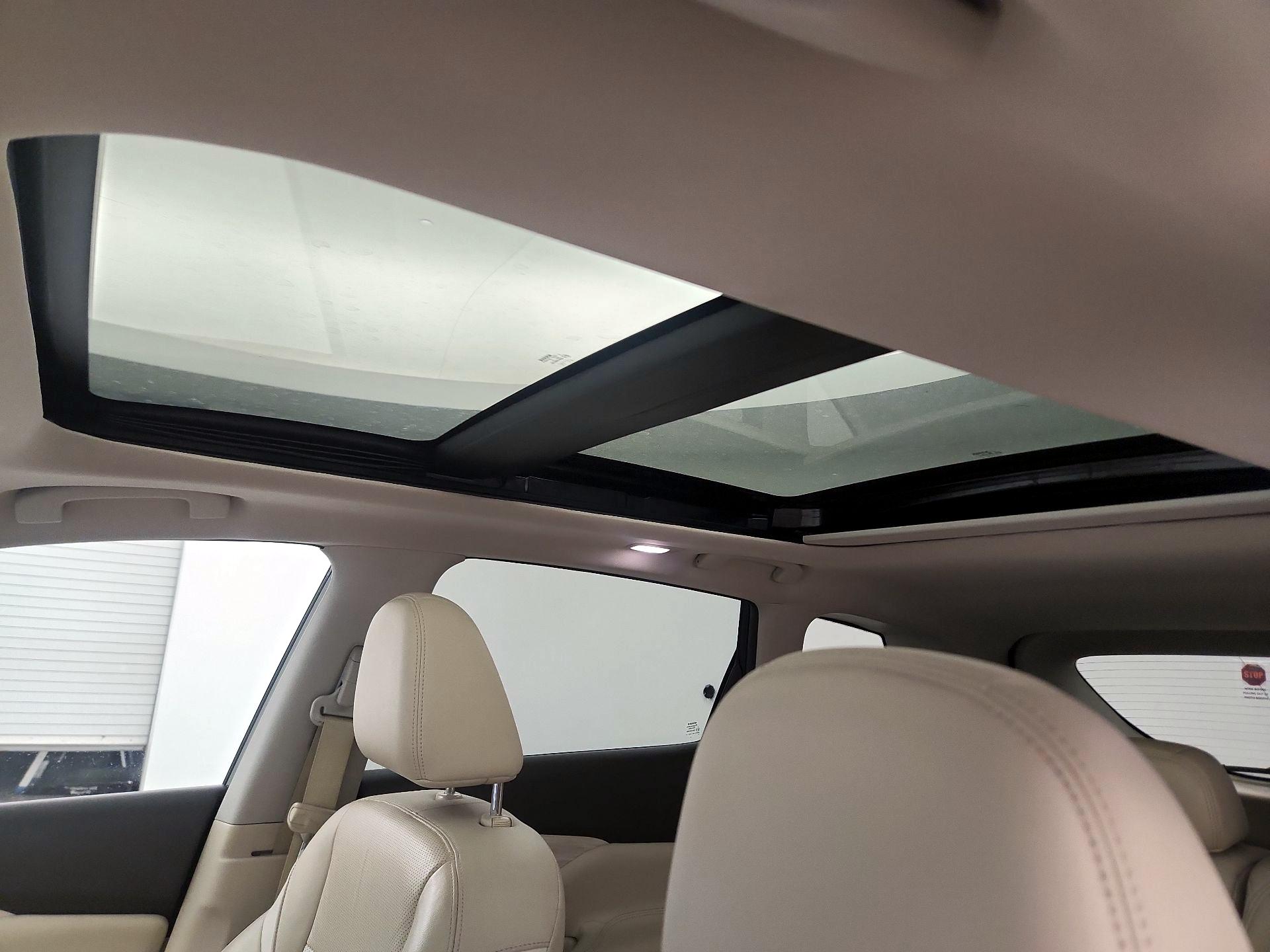 Thumbnail: 2016 Nissan Murano - 18