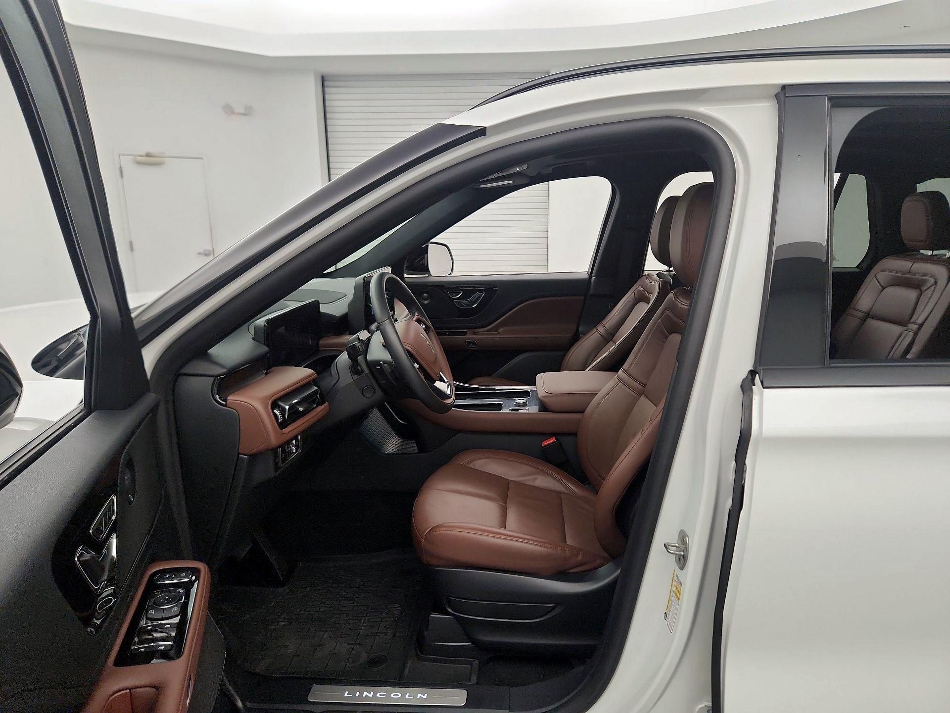 Thumbnail: 2025 Lincoln Aviator - 9