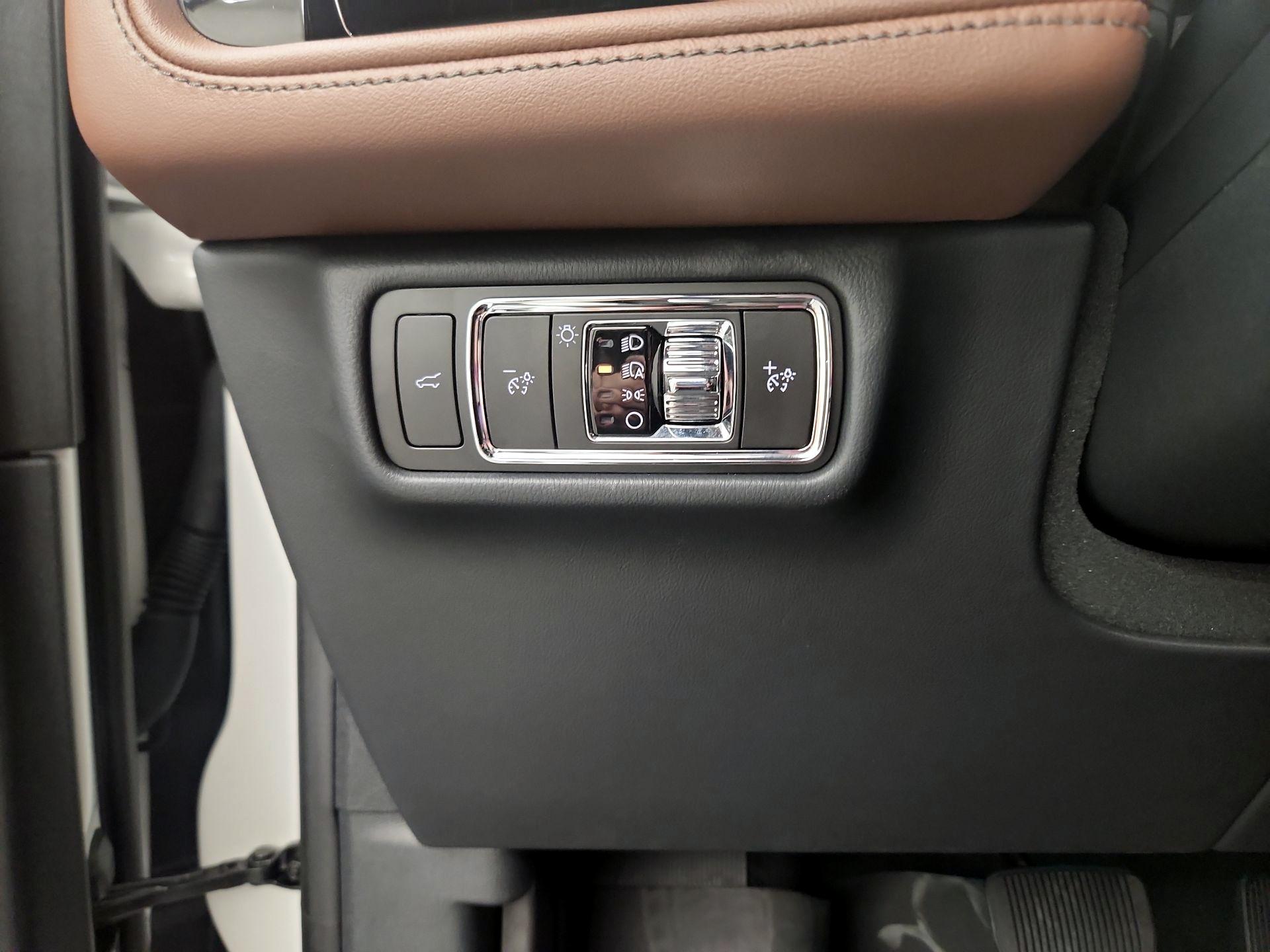 Thumbnail: 2025 Lincoln Aviator - 11