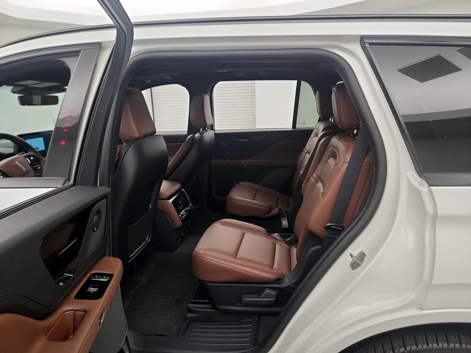 Thumbnail: 2025 Lincoln Aviator - 18