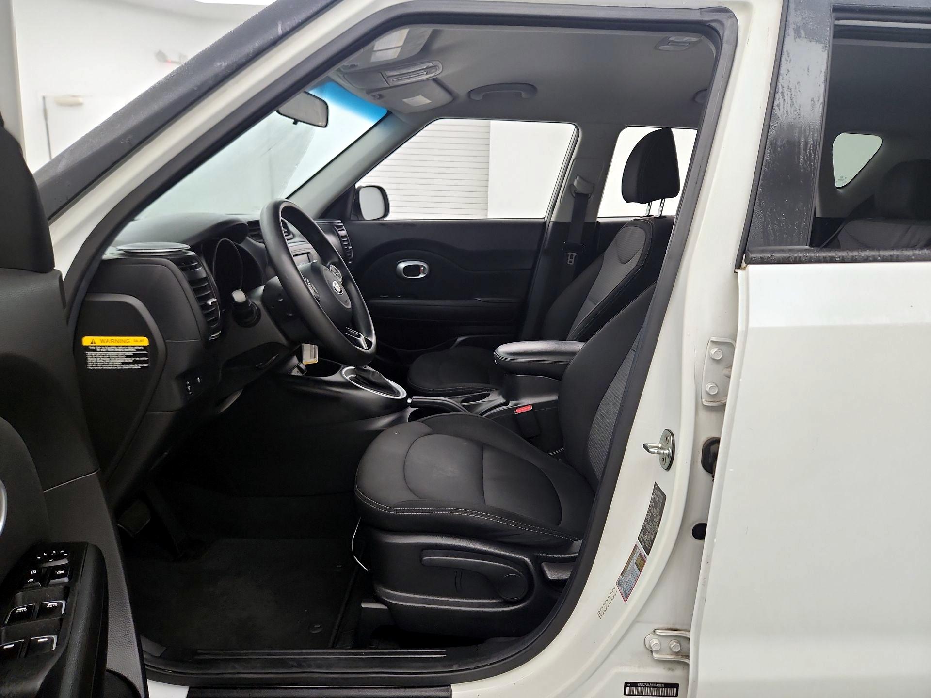 Thumbnail: 2017 Kia Soul - 9