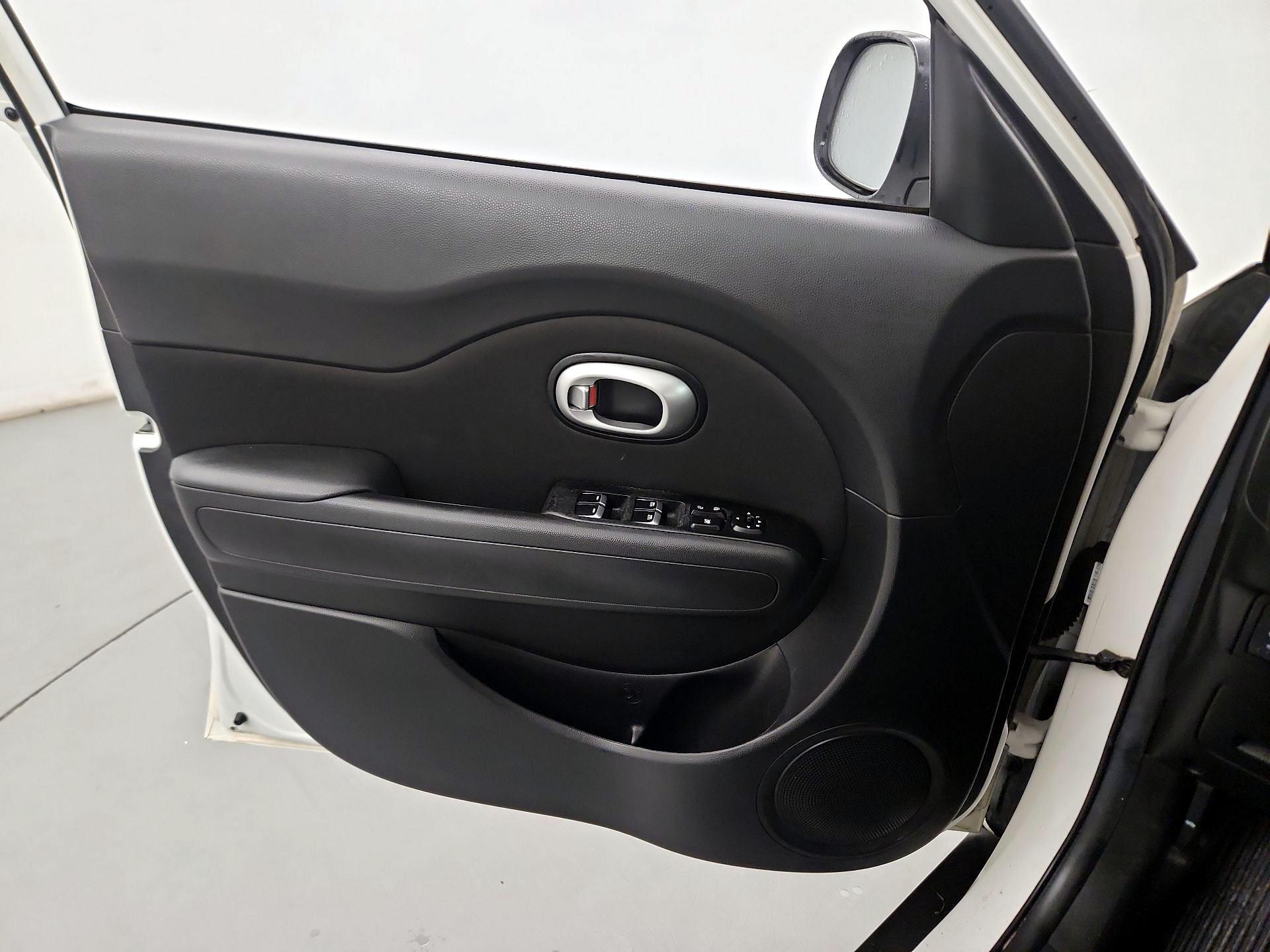 Thumbnail: 2017 Kia Soul - 10