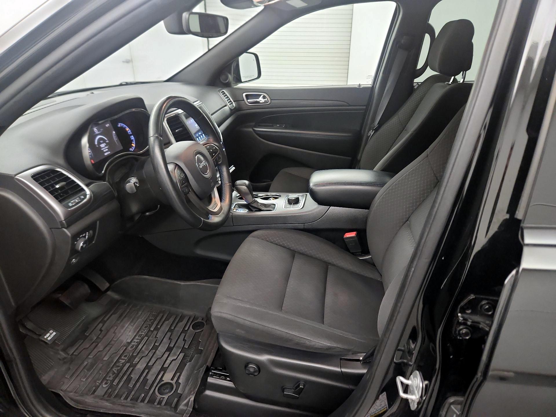 Thumbnail: 2019 Jeep Grand Cherokee - 9