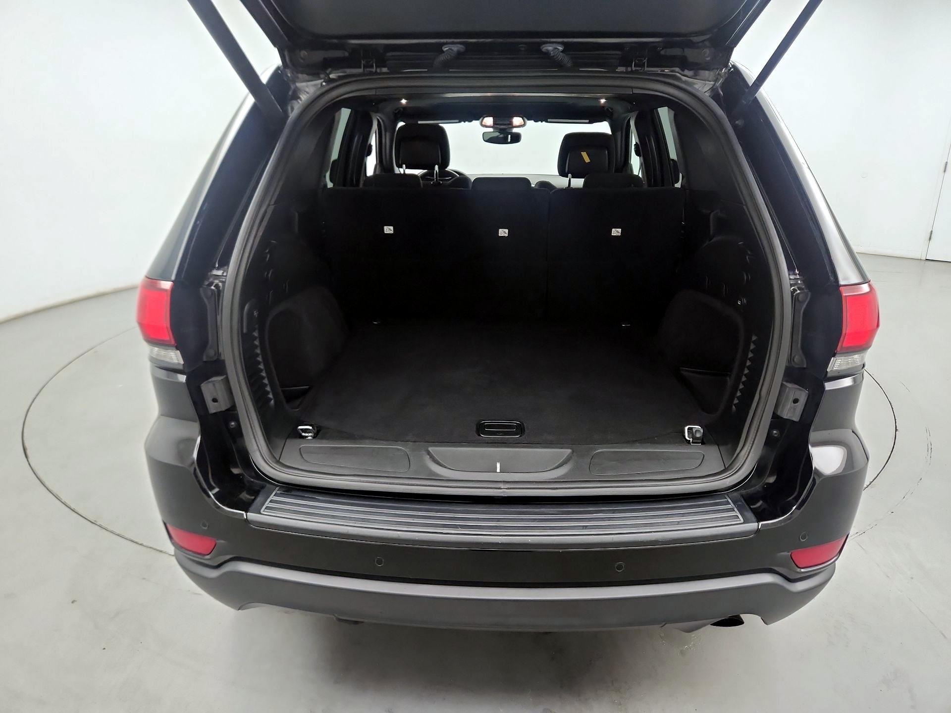 Thumbnail: 2019 Jeep Grand Cherokee - 18