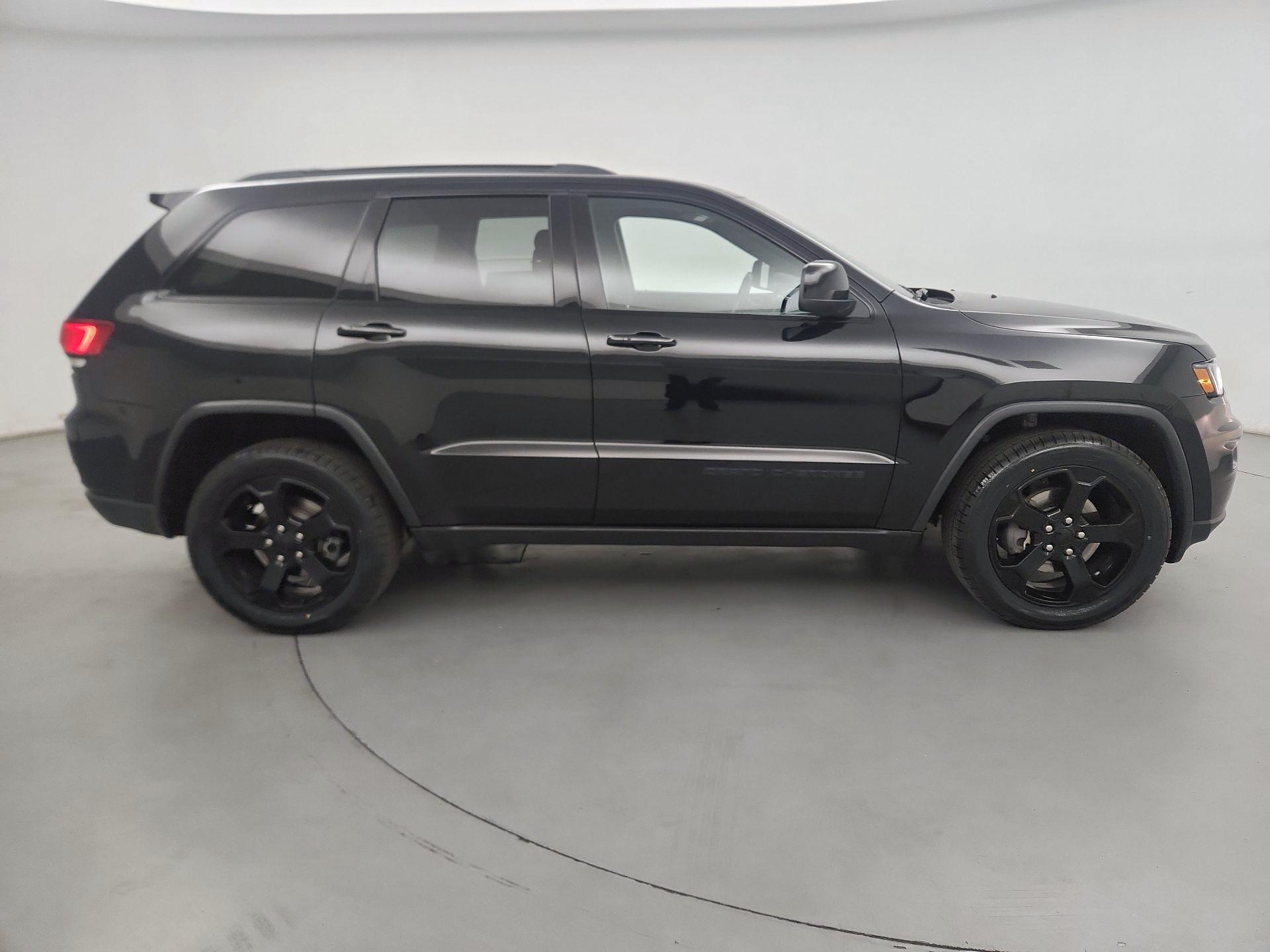 Thumbnail: 2019 Jeep Grand Cherokee - 4