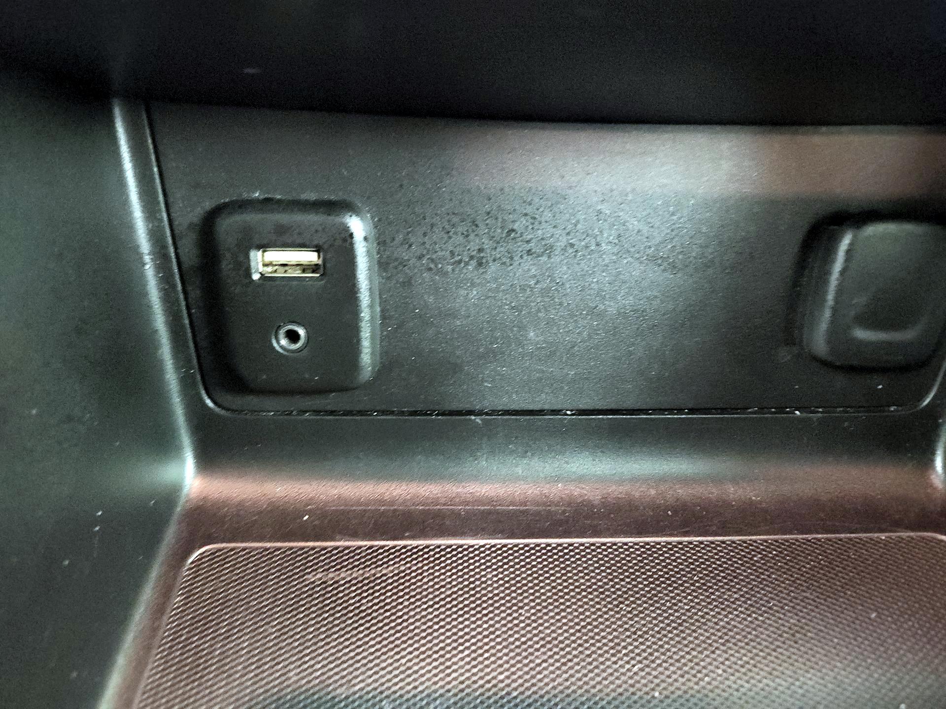 Thumbnail: 2016 GMC Canyon - 16