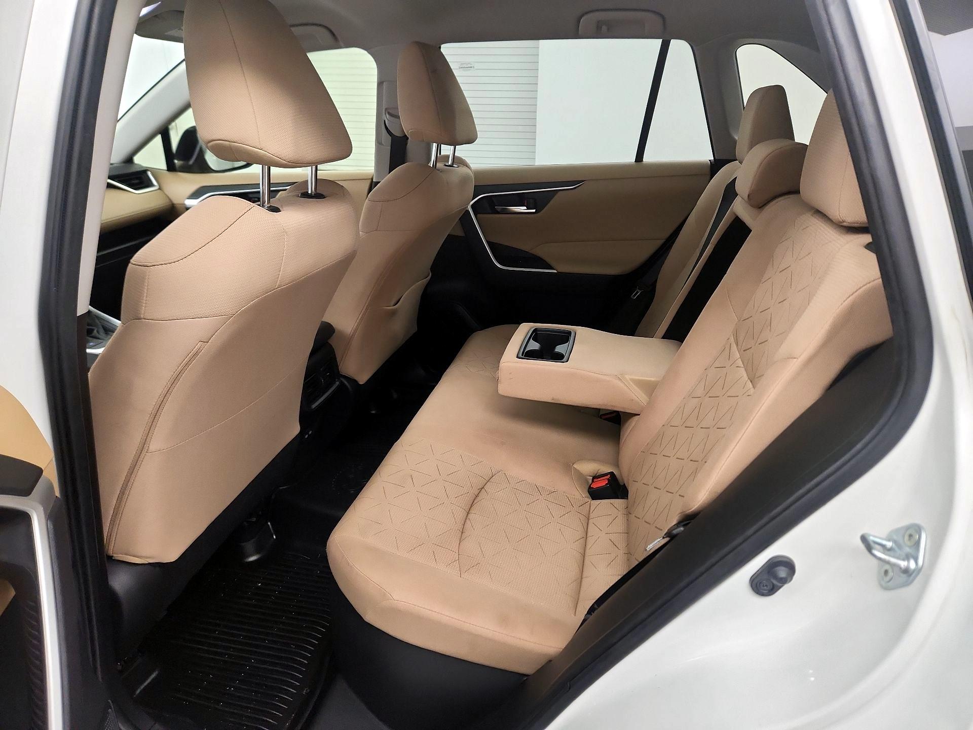 Thumbnail: 2022 Toyota RAV4 - 15