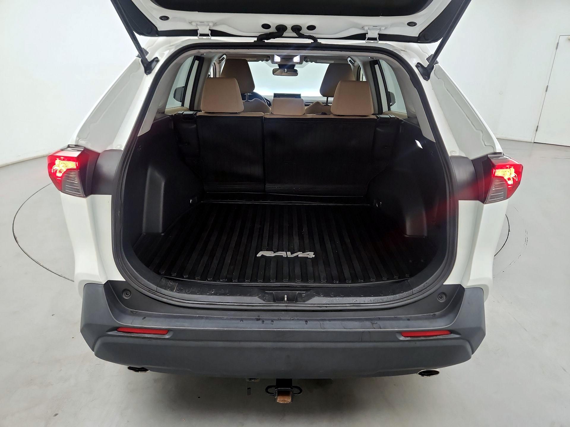 Thumbnail: 2022 Toyota RAV4 - 16