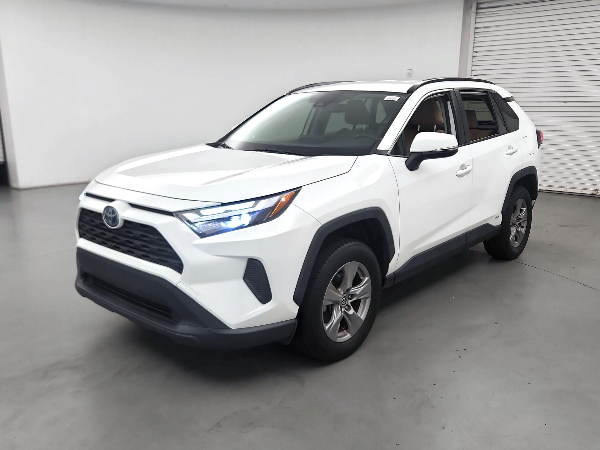 Thumbnail: 2022 Toyota RAV4 - 3