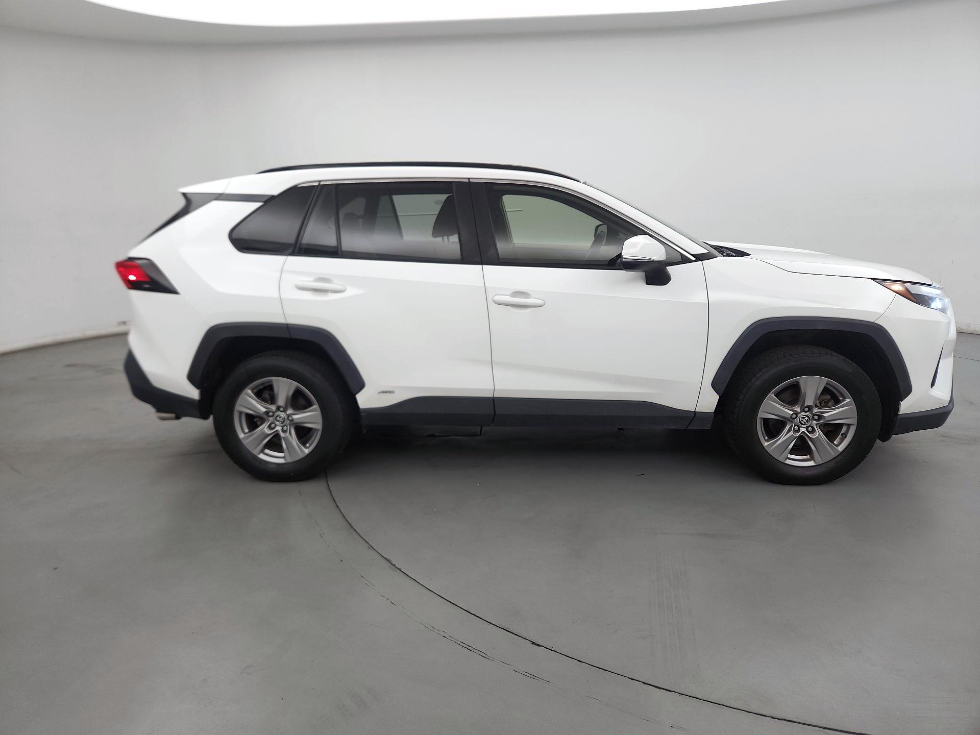 Thumbnail: 2022 Toyota RAV4 - 4