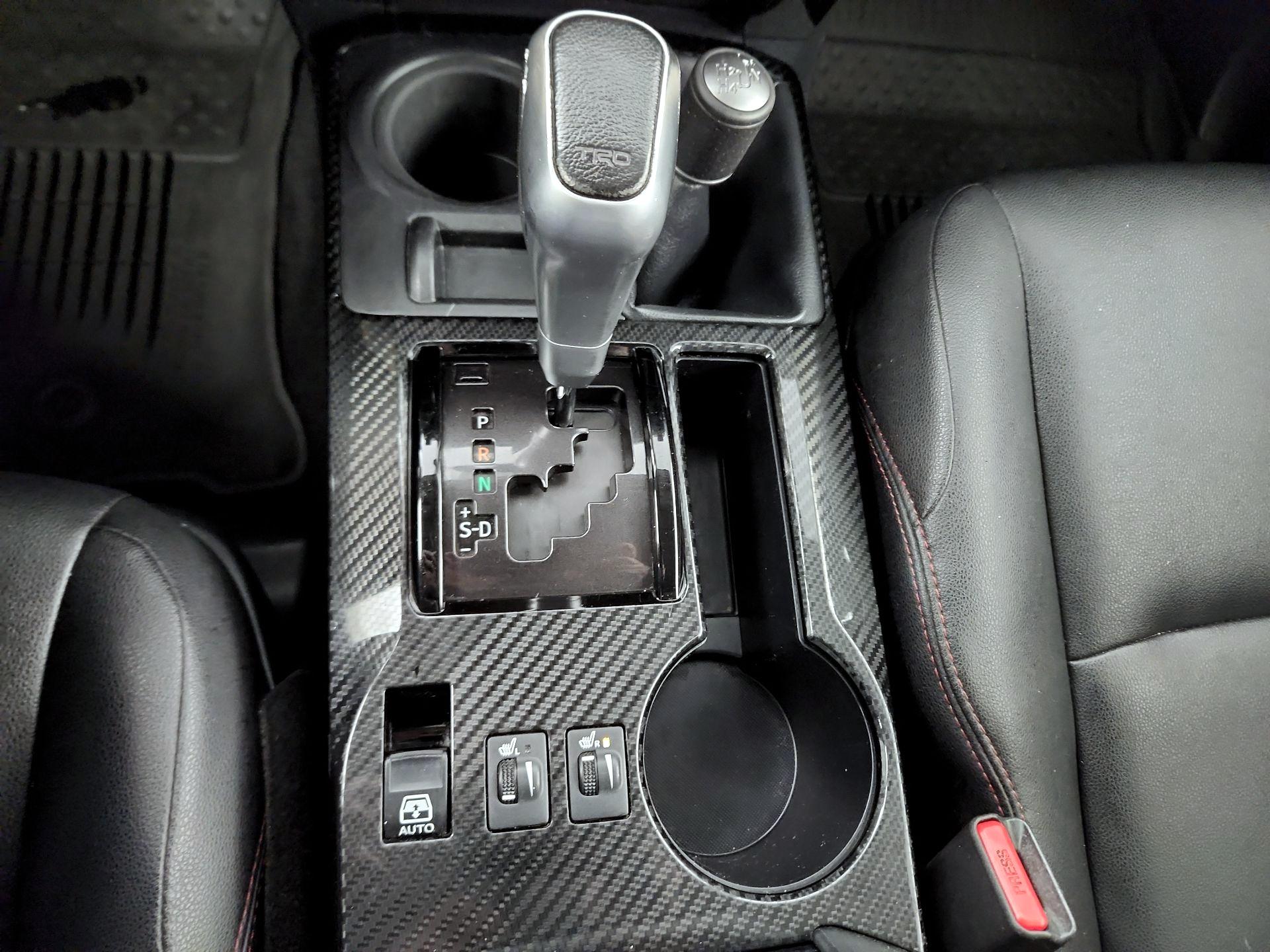 Thumbnail: 2018 Toyota 4Runner - 16