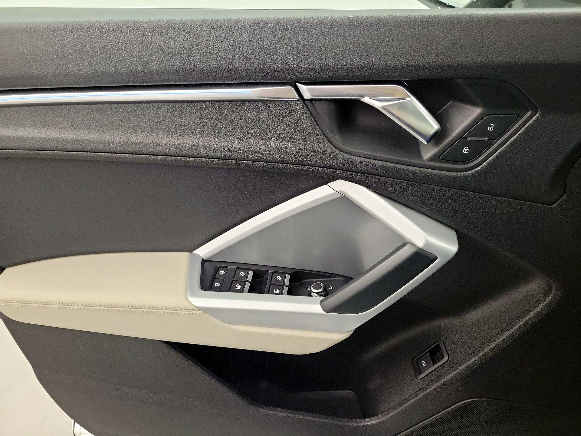 Thumbnail: 2020 Audi Q3 - 12