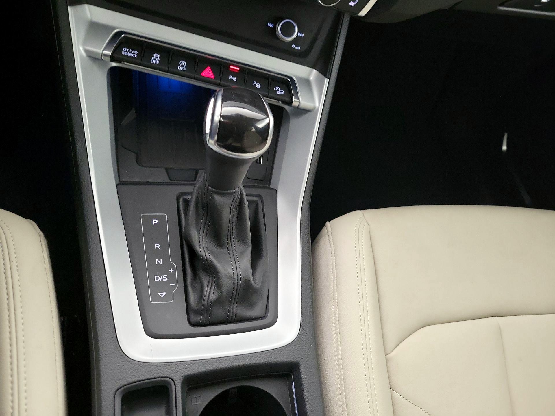 Thumbnail: 2020 Audi Q3 - 18