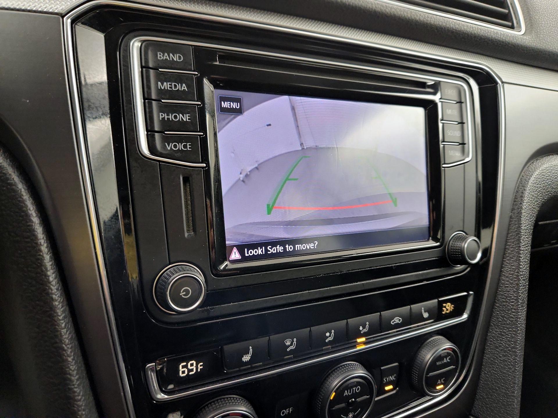 Thumbnail: 2017 Volkswagen Passat - 12