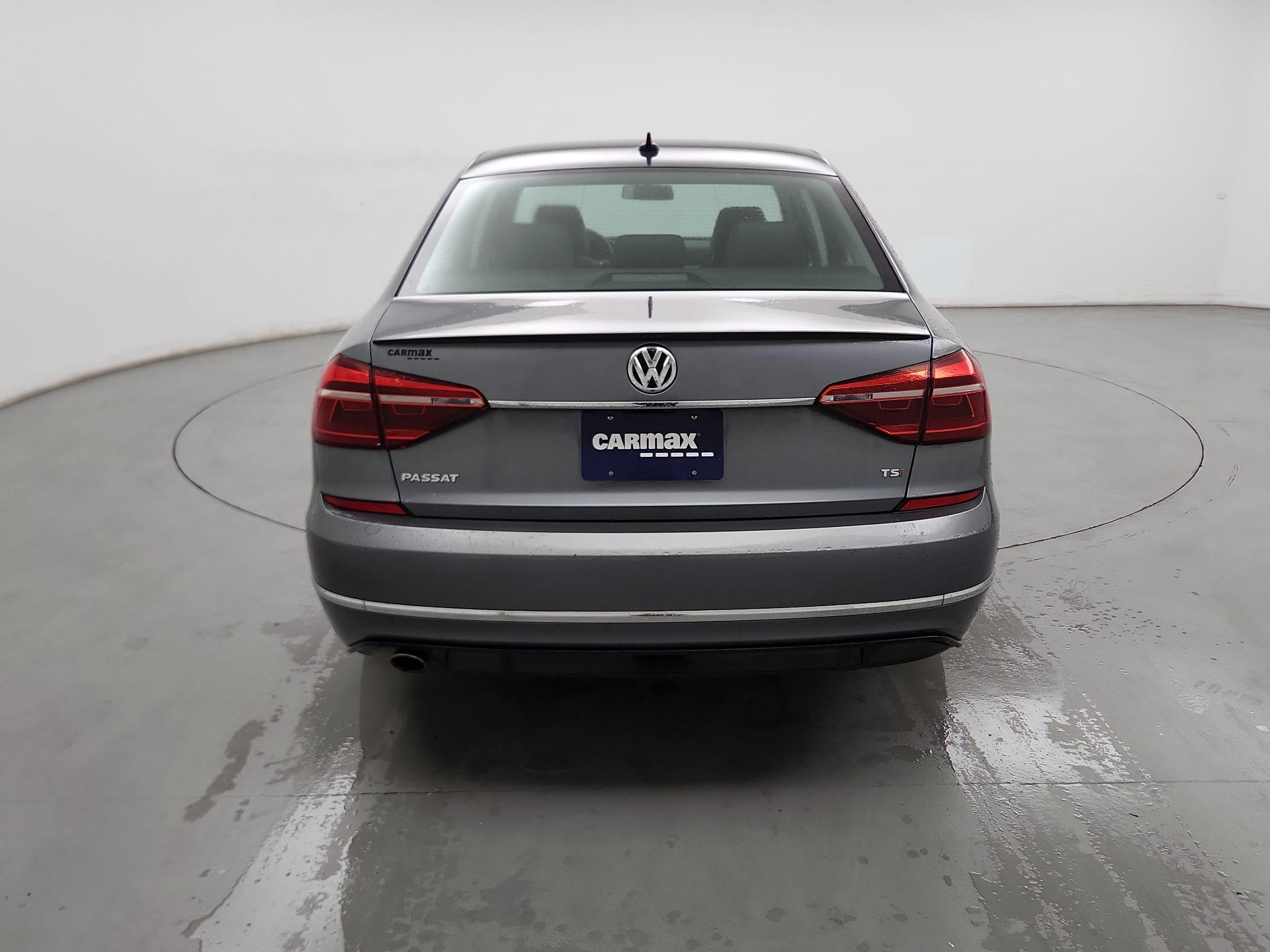 Thumbnail: 2017 Volkswagen Passat - 6