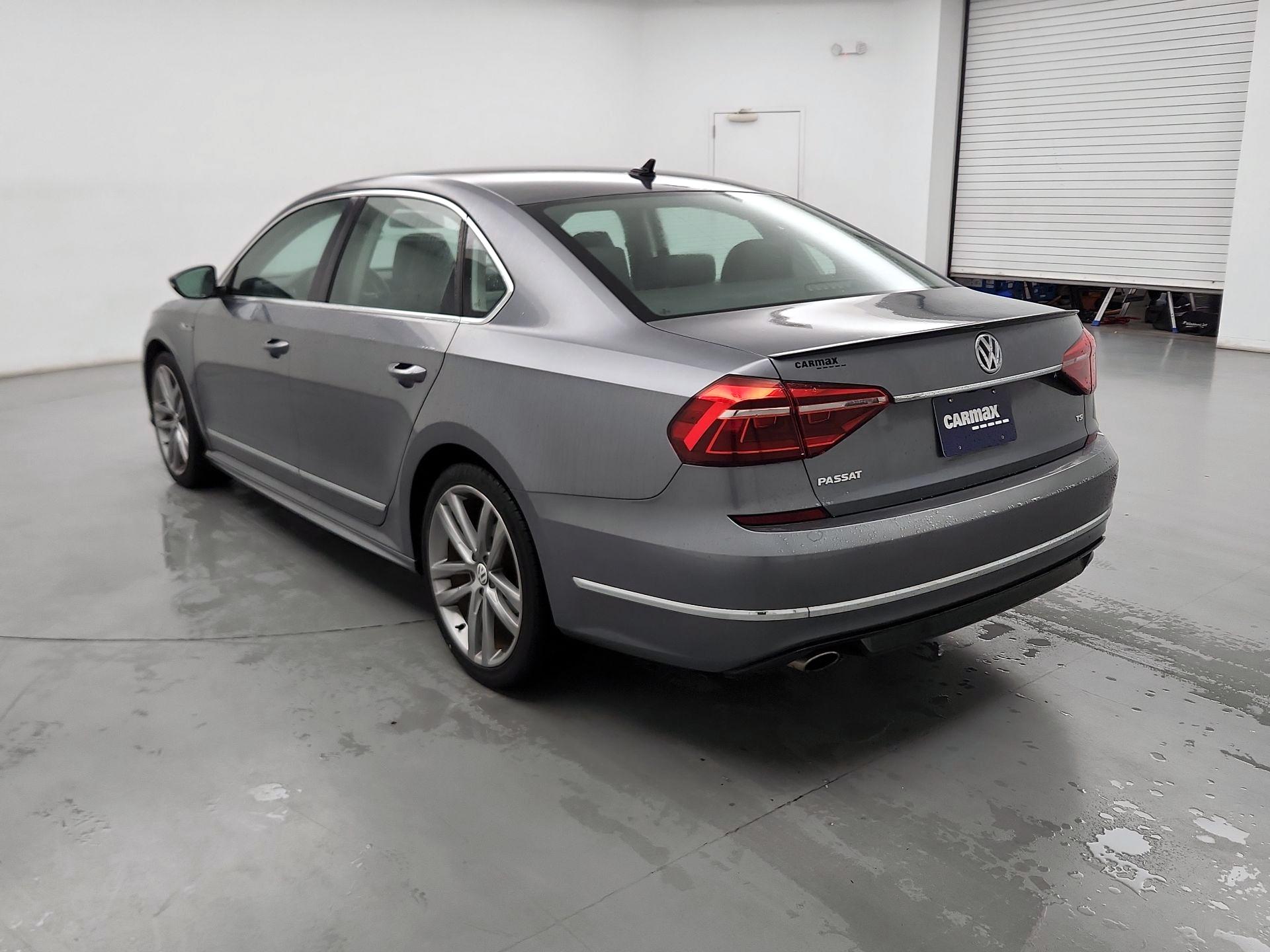 Thumbnail: 2017 Volkswagen Passat - 7