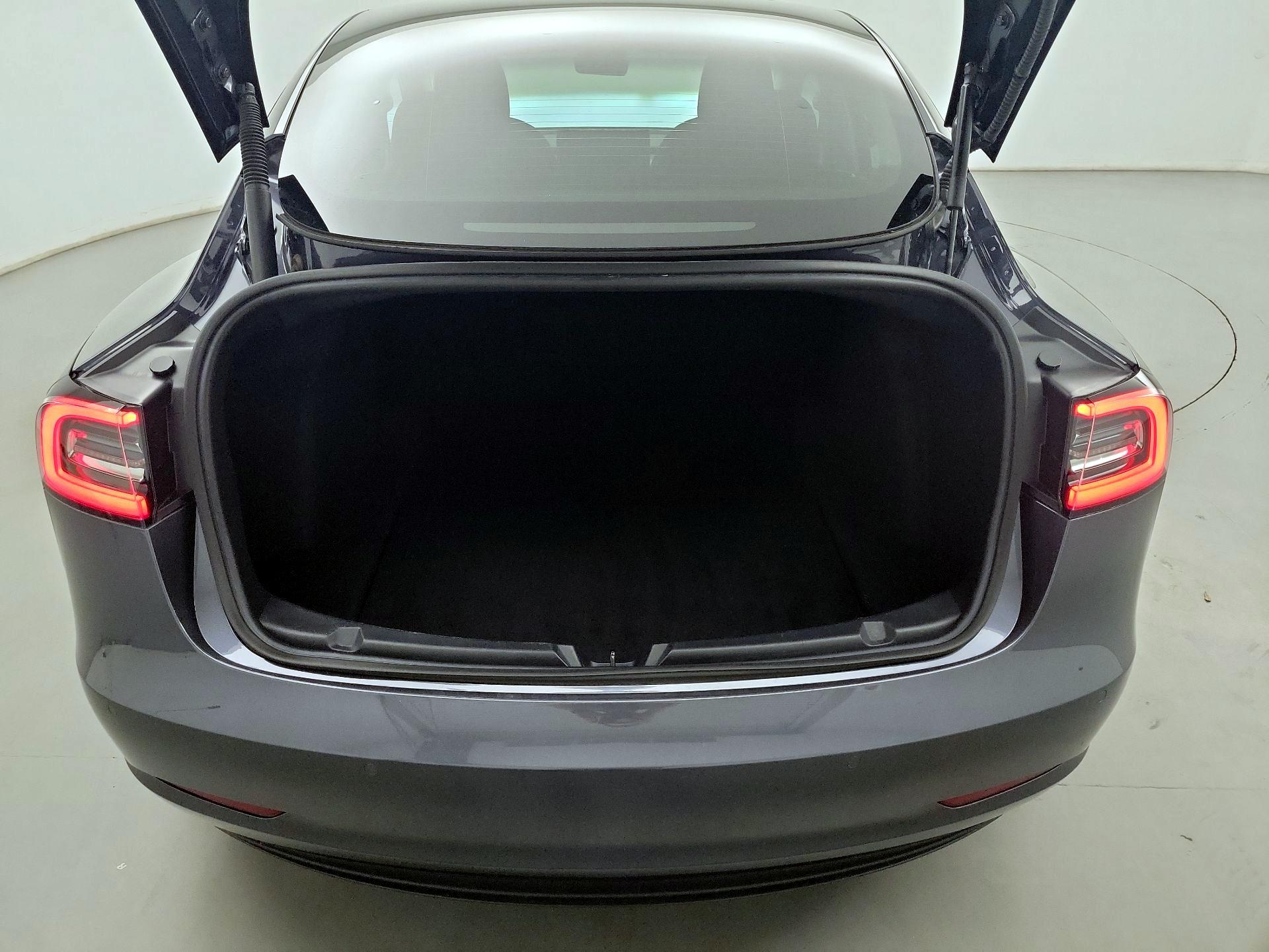 Thumbnail: 2021 Tesla Model 3 - 17