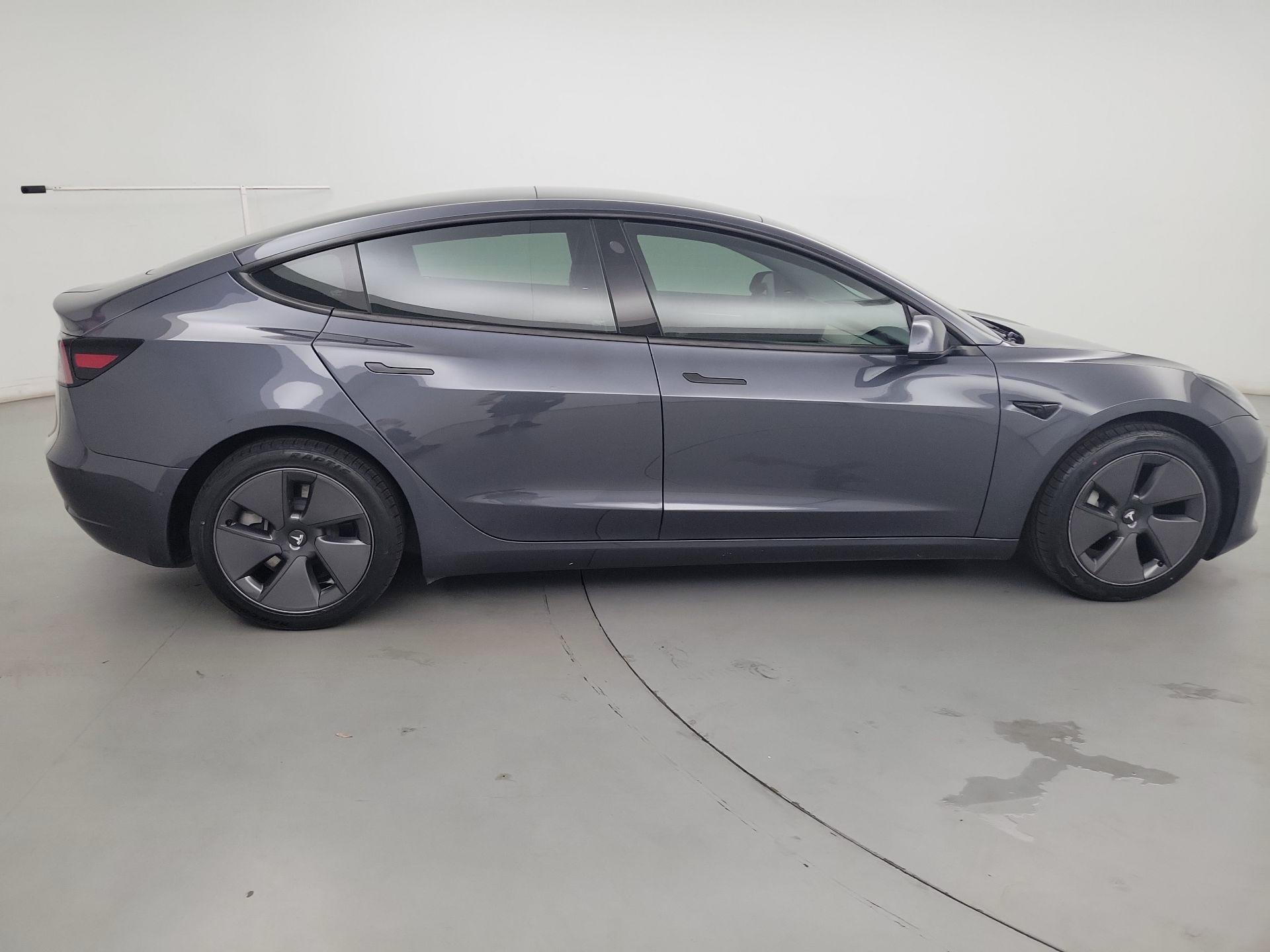 Thumbnail: 2021 Tesla Model 3 - 4