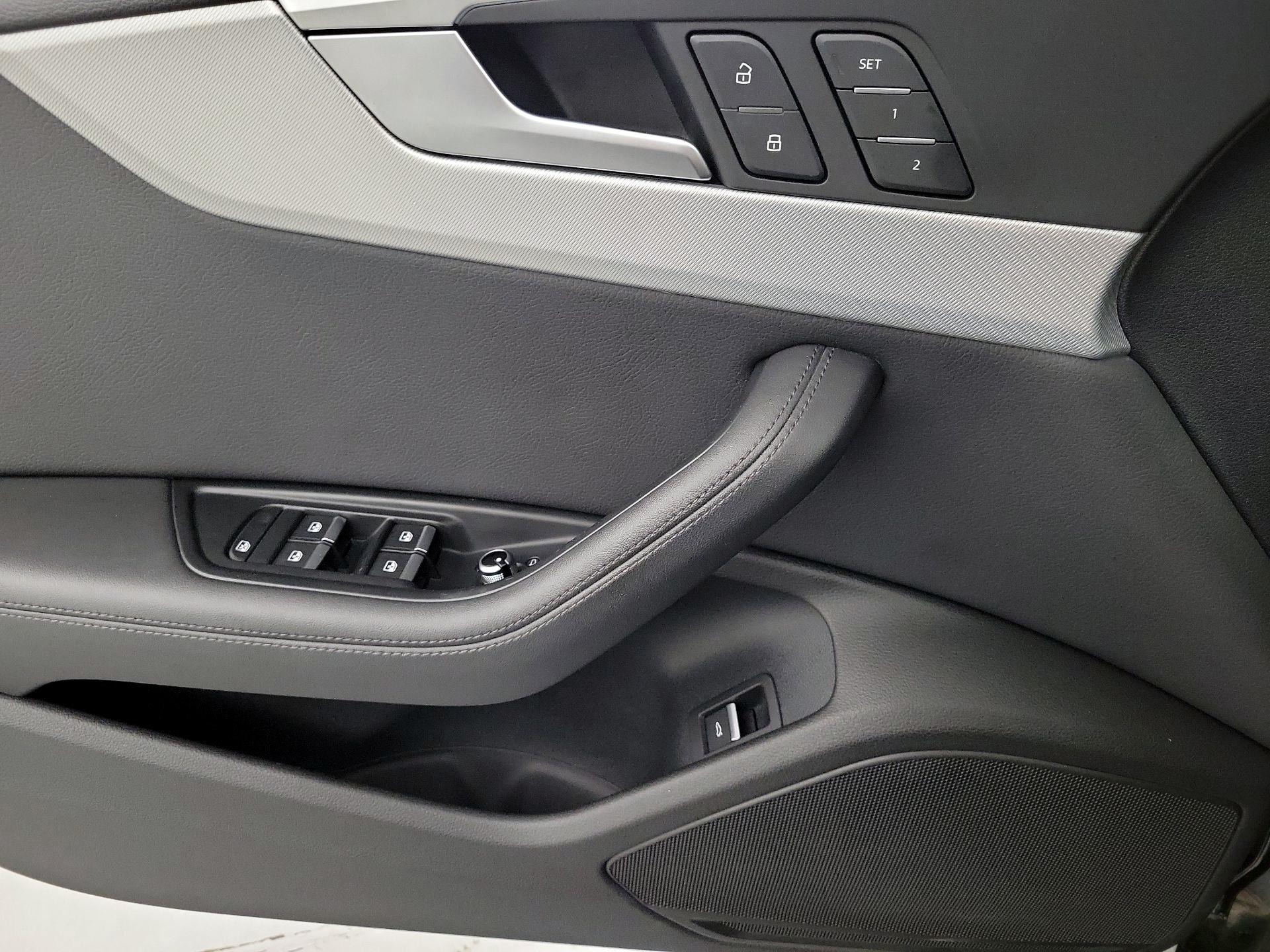 Thumbnail: 2019 Audi A4 - 10