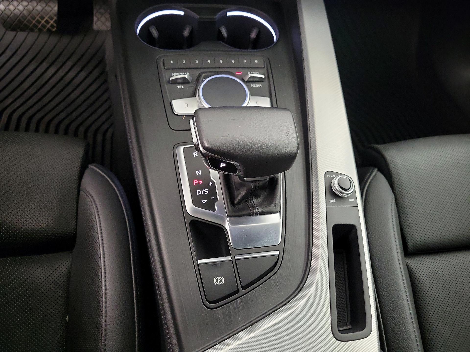 Thumbnail: 2019 Audi A4 - 16