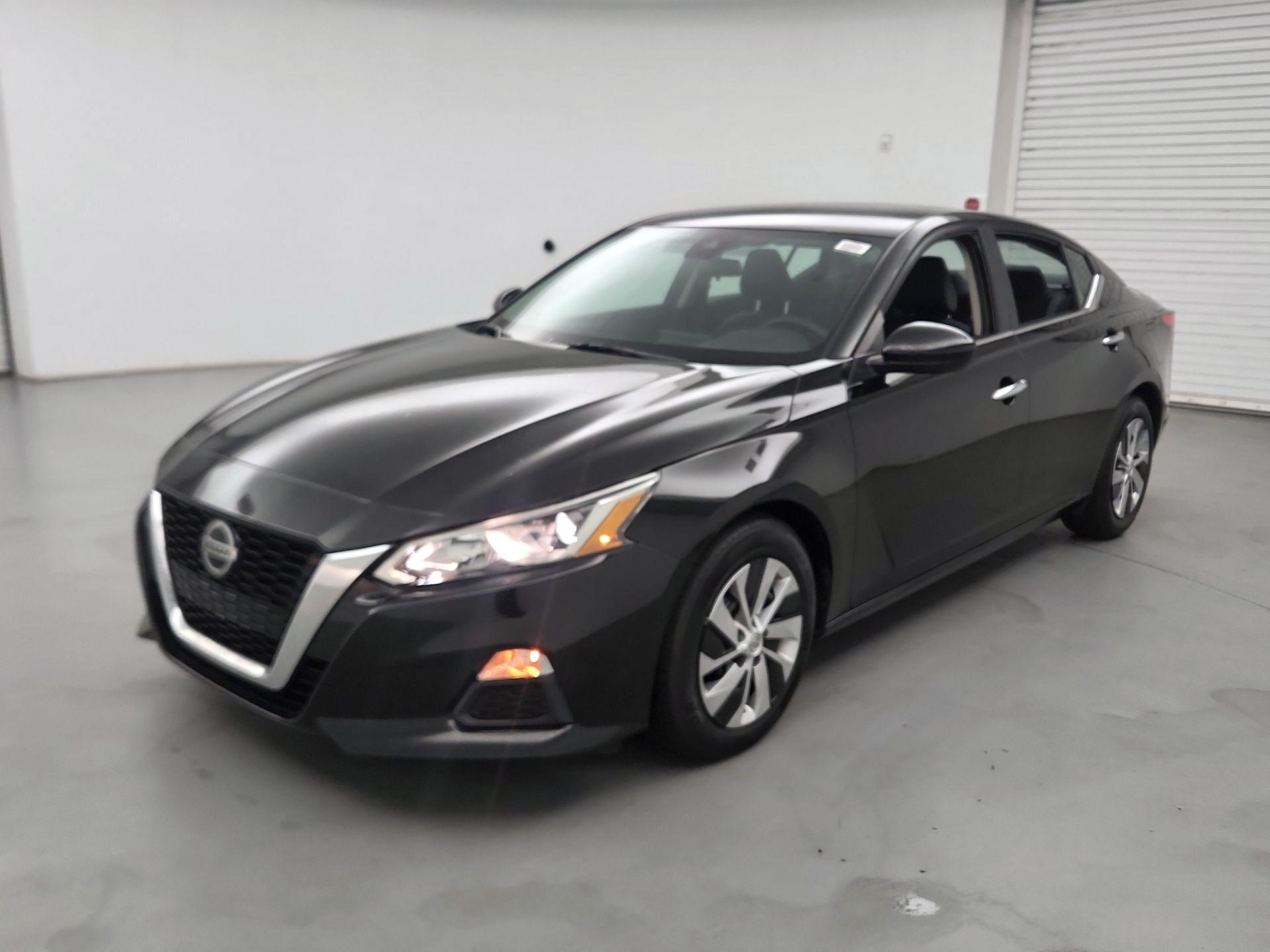 Thumbnail: 2021 Nissan Altima - 3