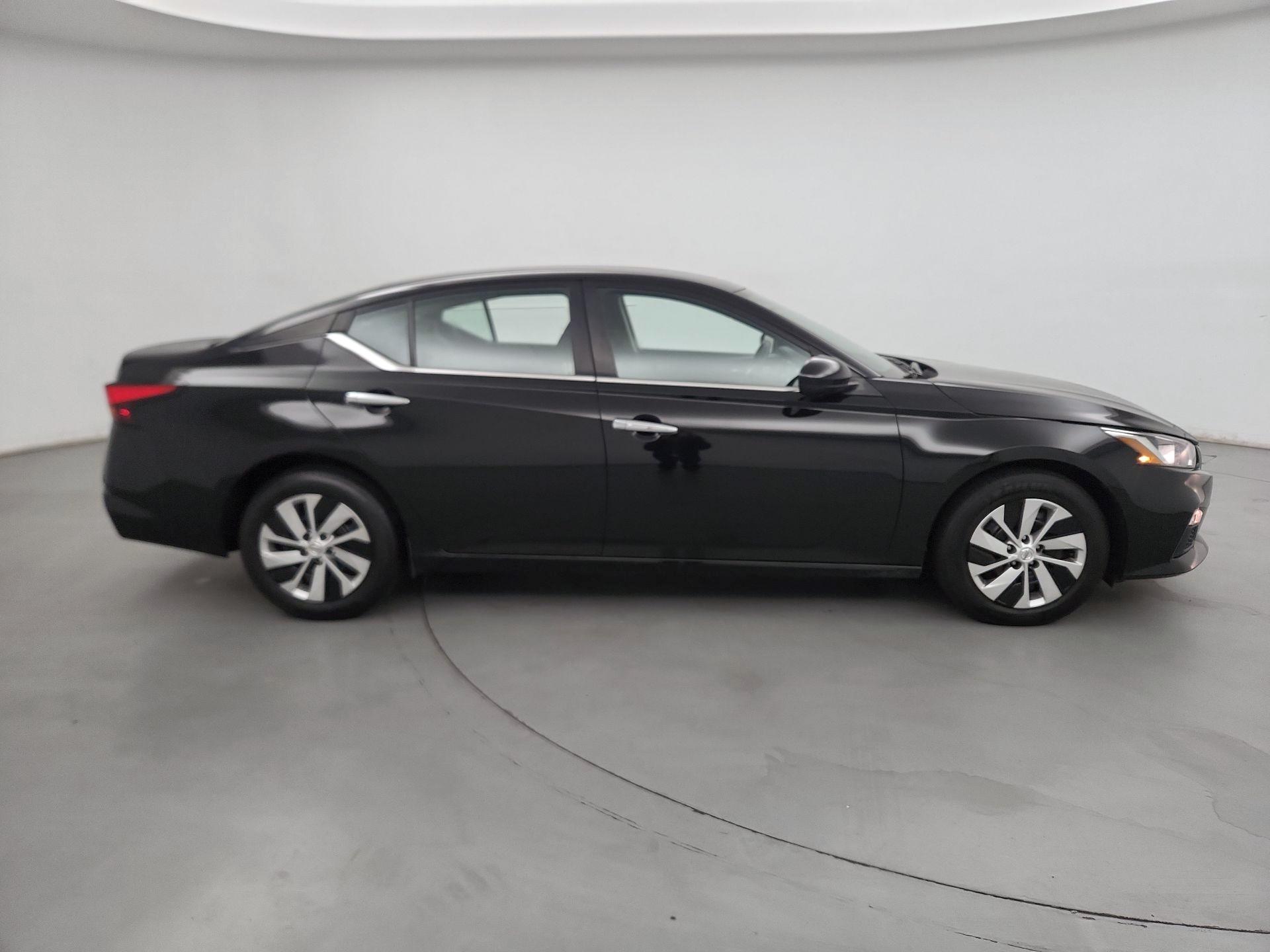 Thumbnail: 2021 Nissan Altima - 4