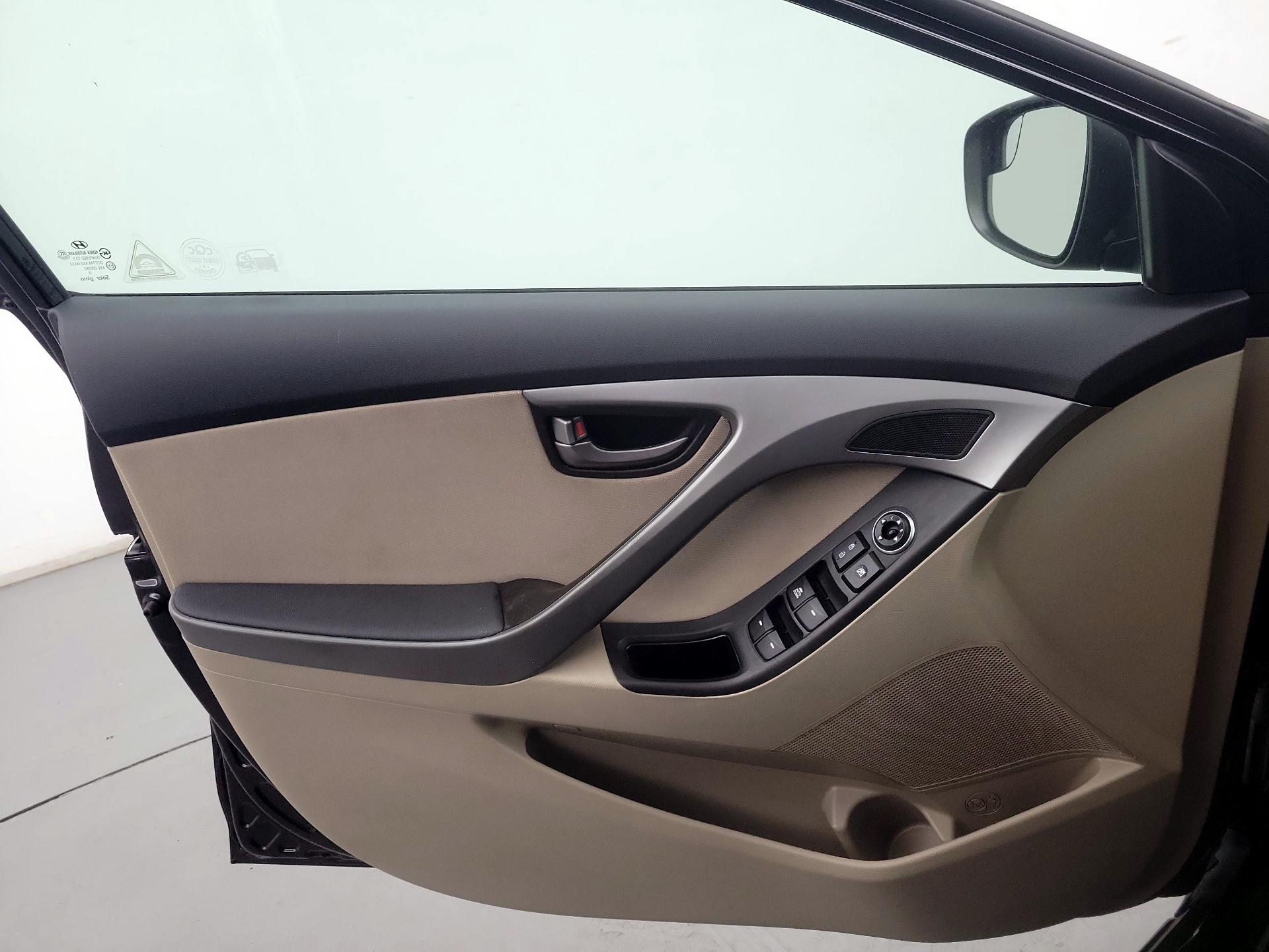 Thumbnail: 2014 Hyundai Elantra - 12