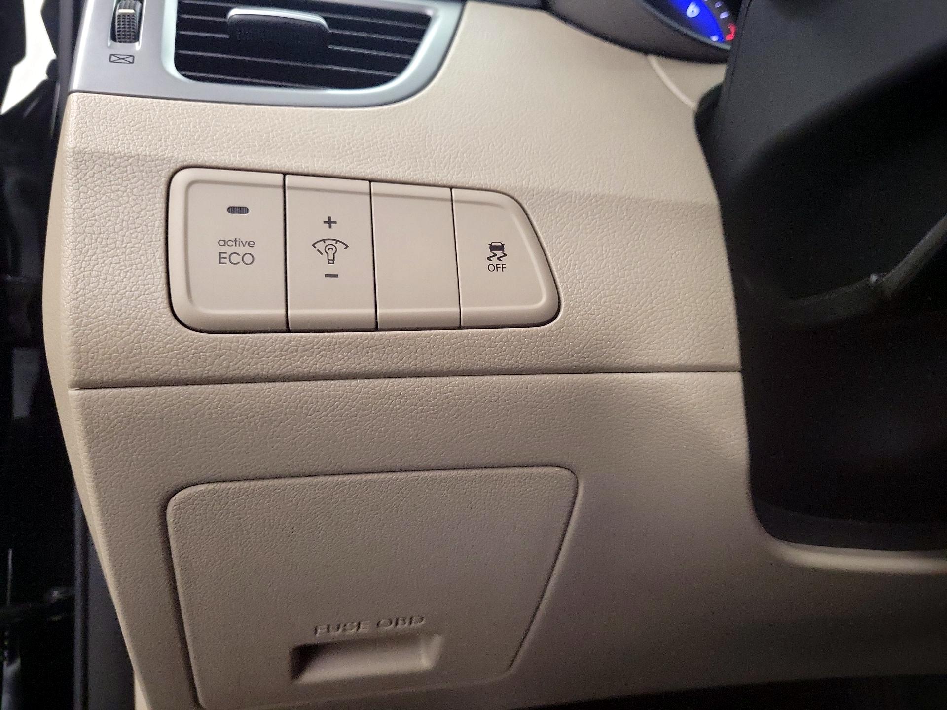 Thumbnail: 2014 Hyundai Elantra - 13