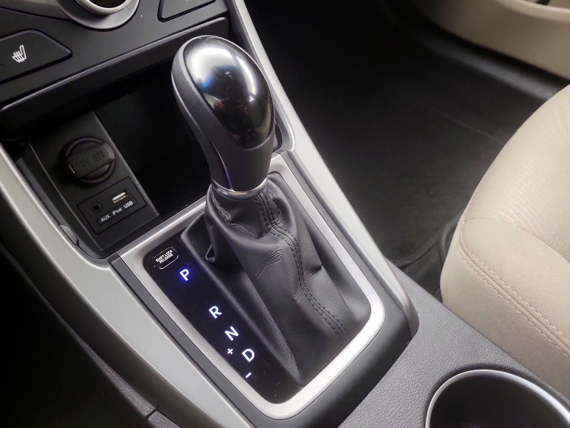 Thumbnail: 2014 Hyundai Elantra - 17