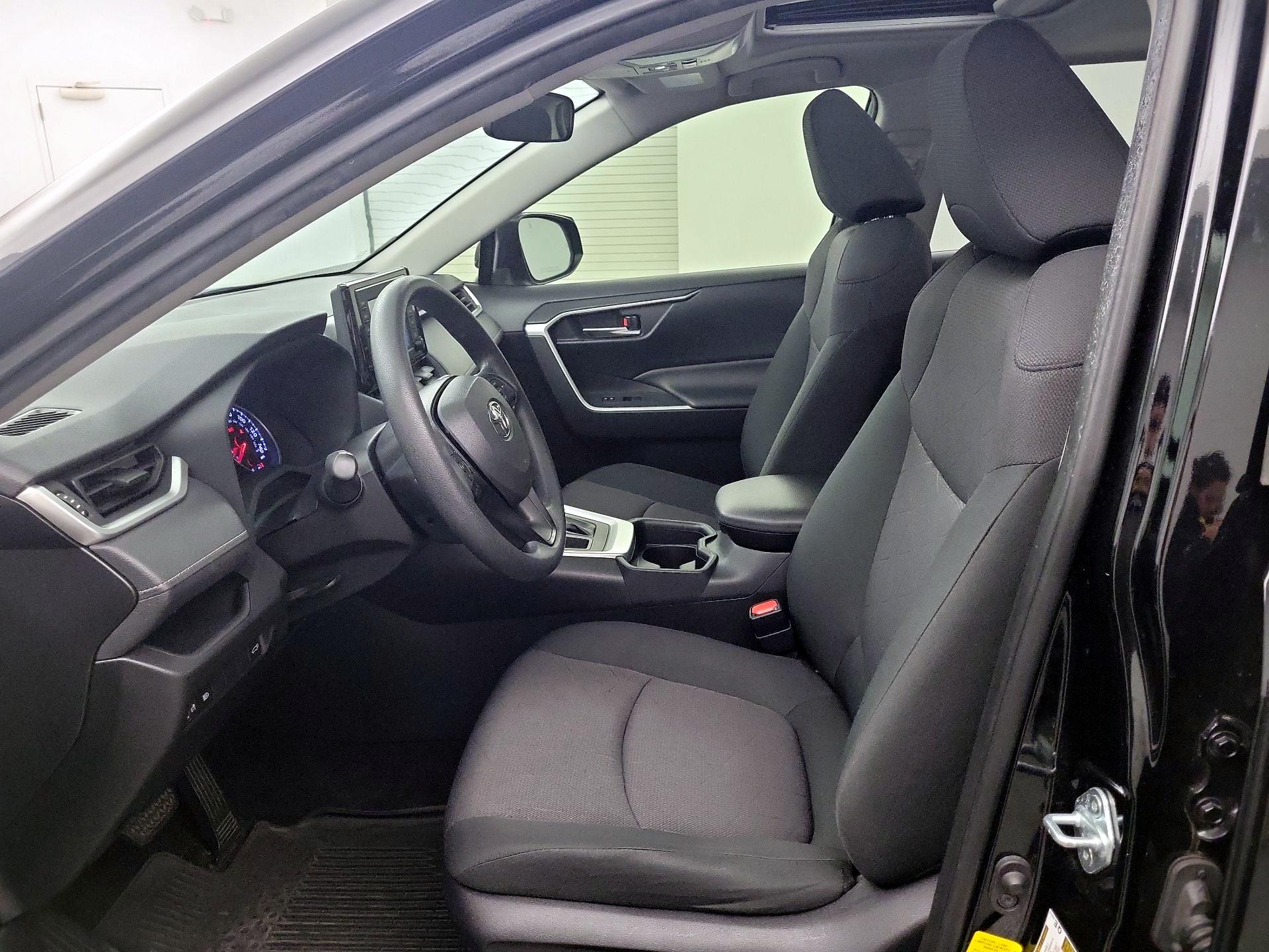 Thumbnail: 2019 Toyota RAV4 - 9