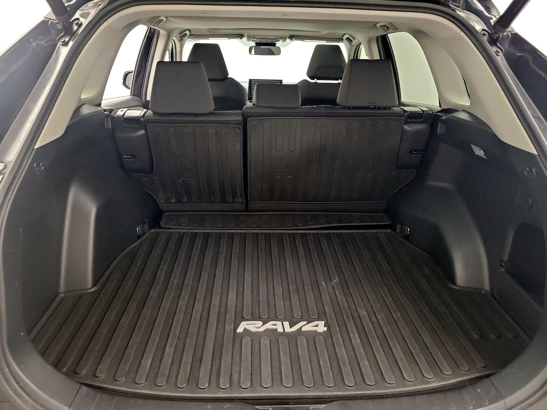 Thumbnail: 2019 Toyota RAV4 - 19