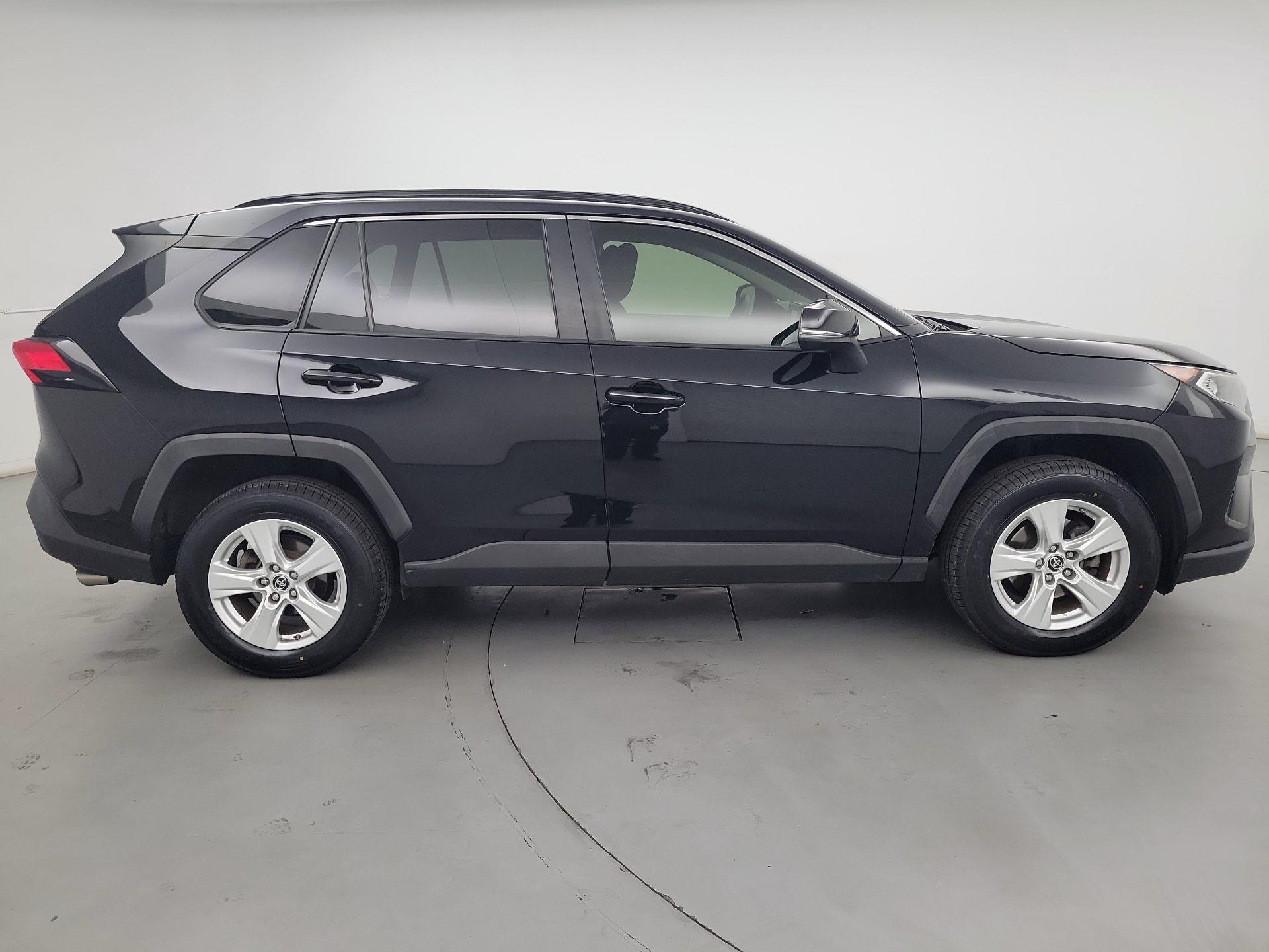 Thumbnail: 2019 Toyota RAV4 - 4