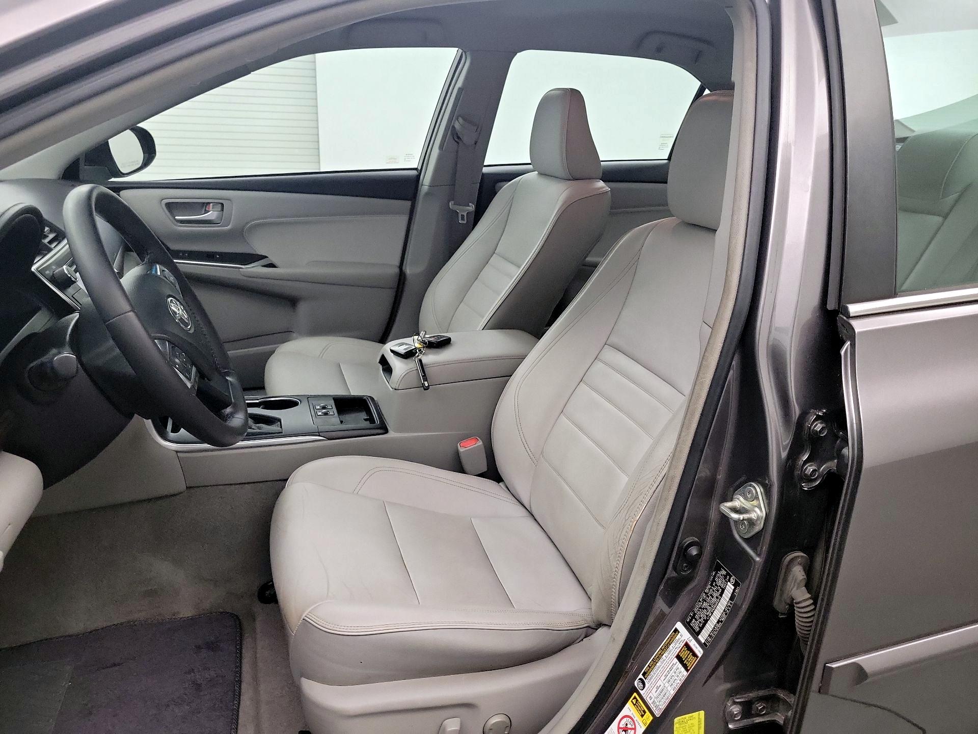 Thumbnail: 2017 Toyota Camry - 9