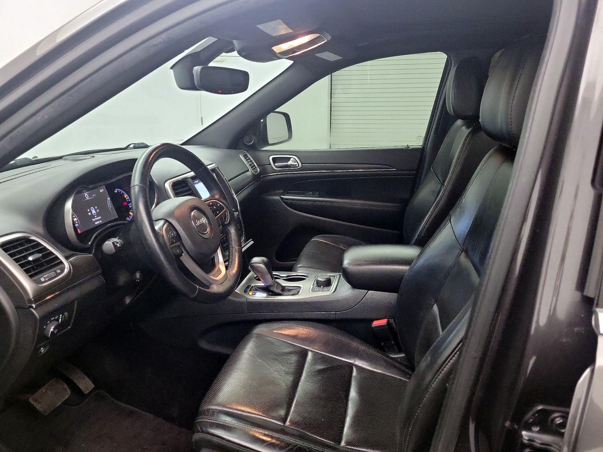 Thumbnail: 2018 Jeep Grand Cherokee - 11