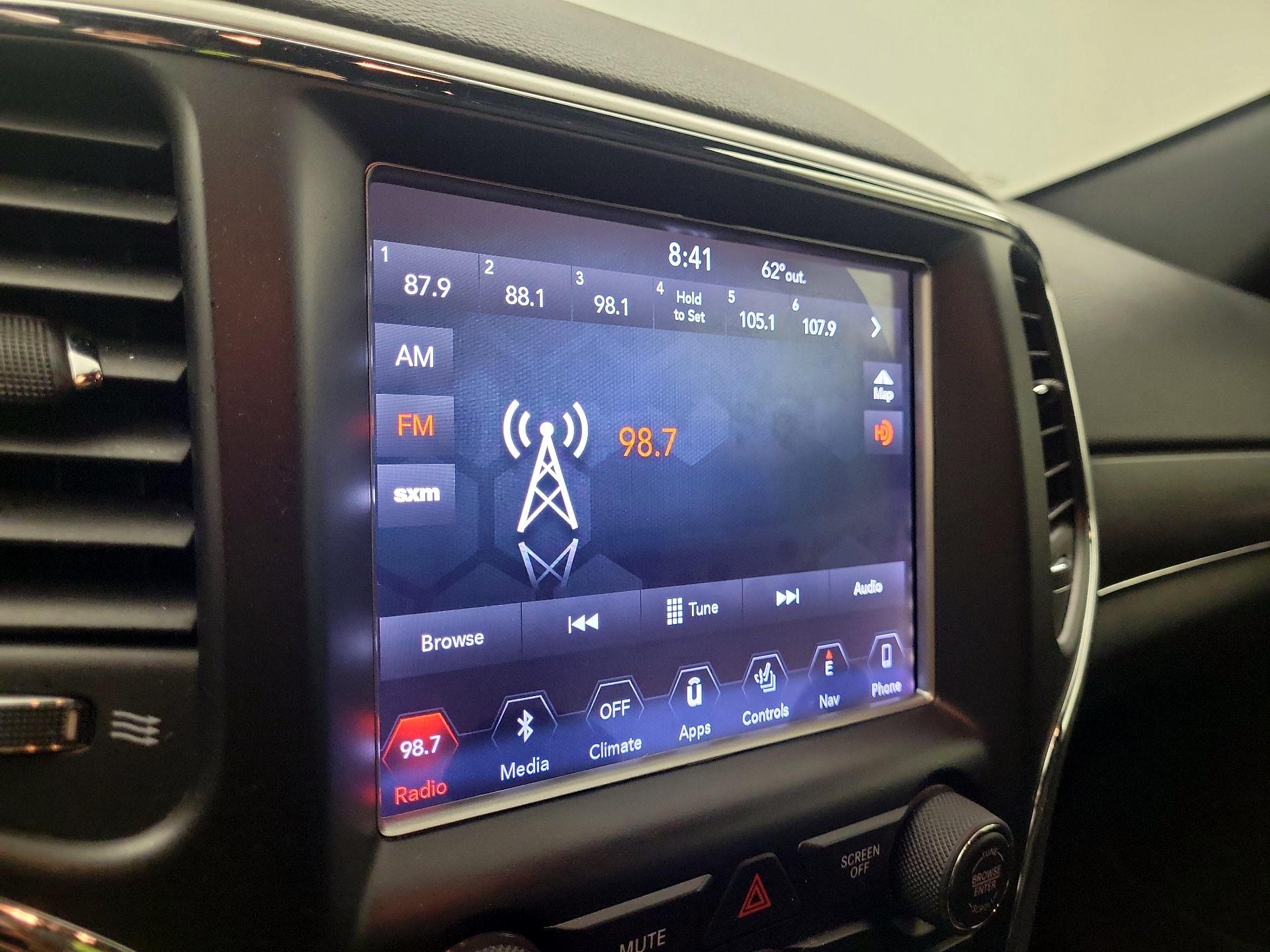 Thumbnail: 2018 Jeep Grand Cherokee - 16